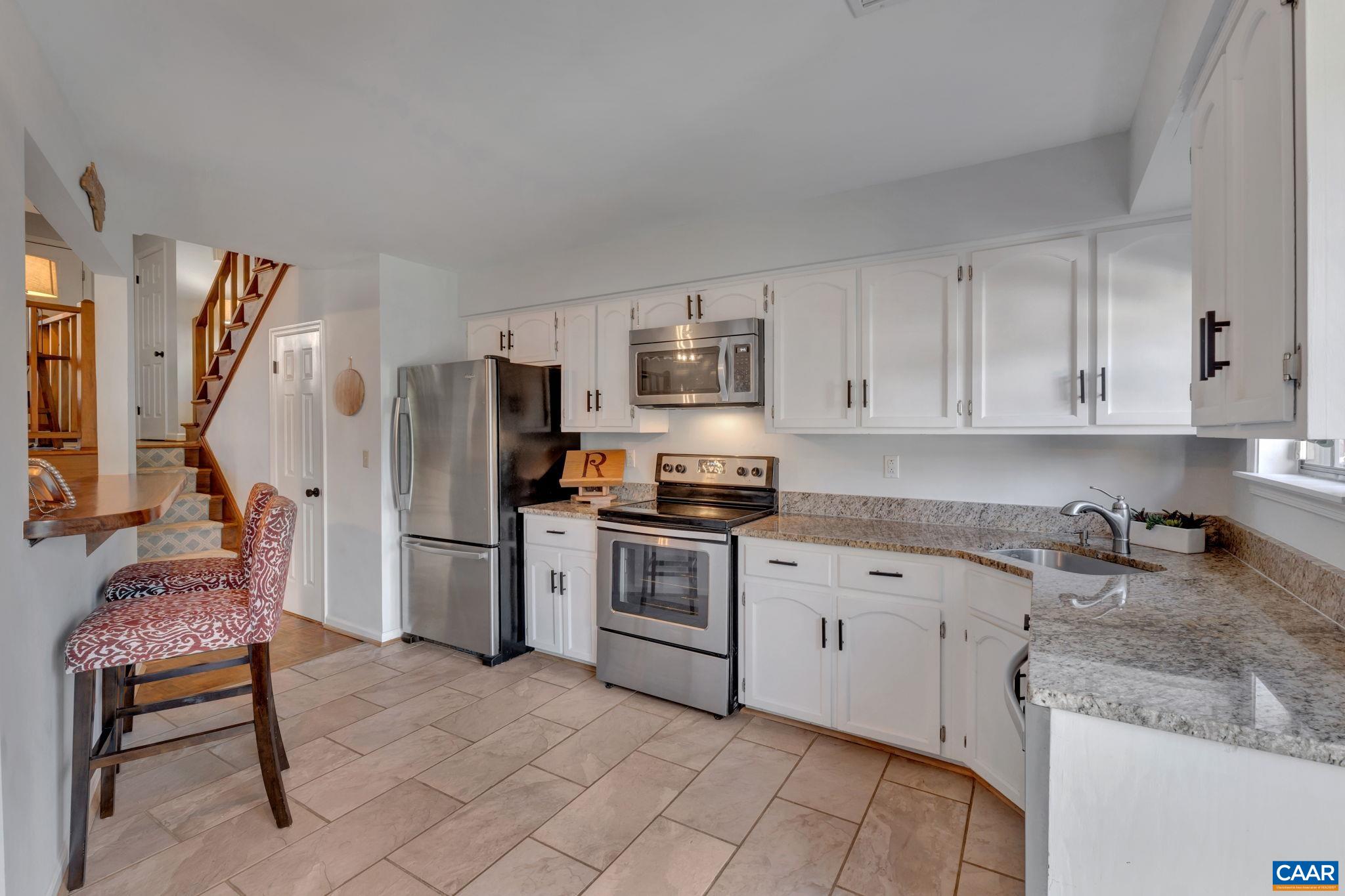 81 COURT PL