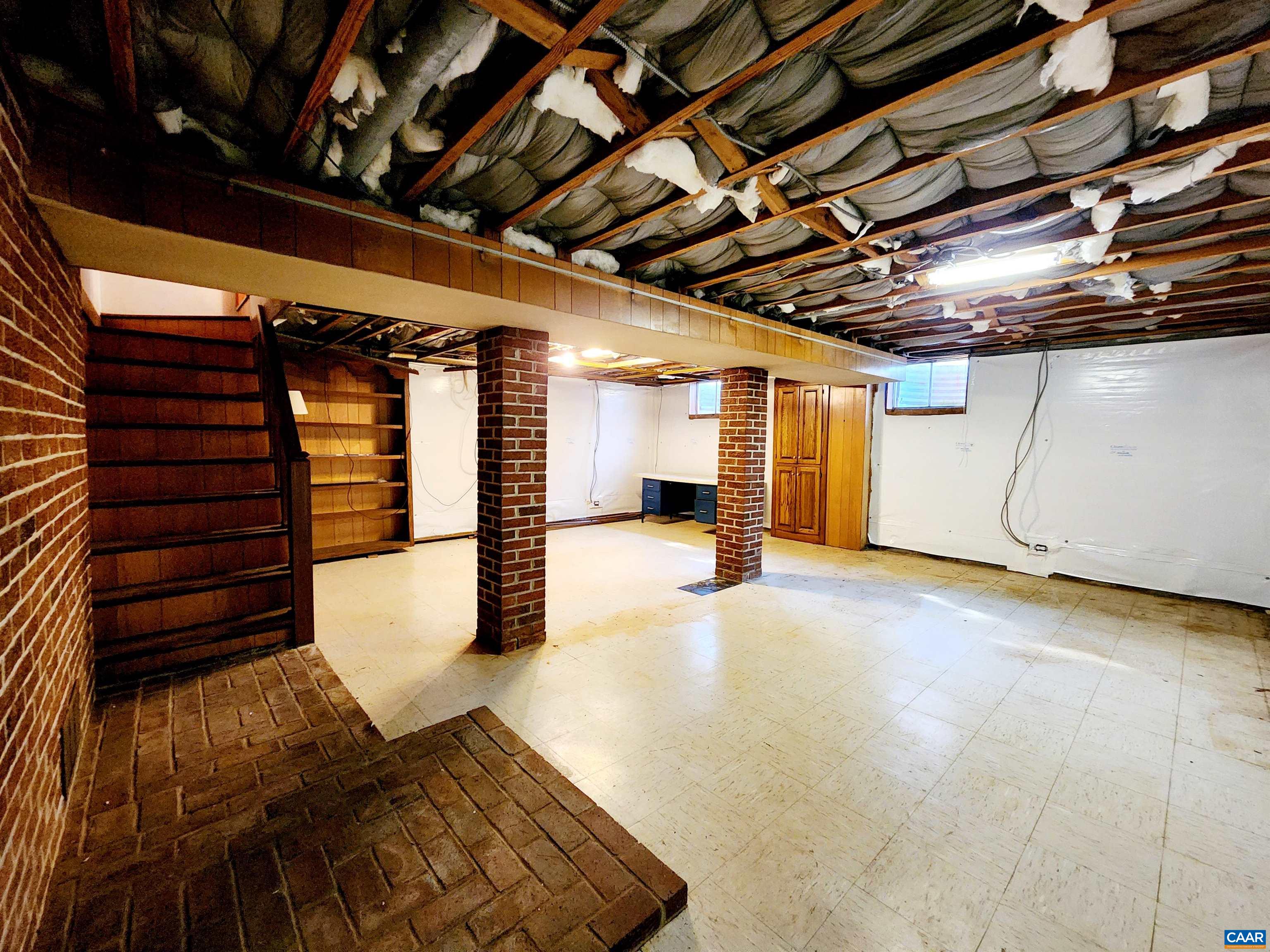 1016 PEARTREE LN