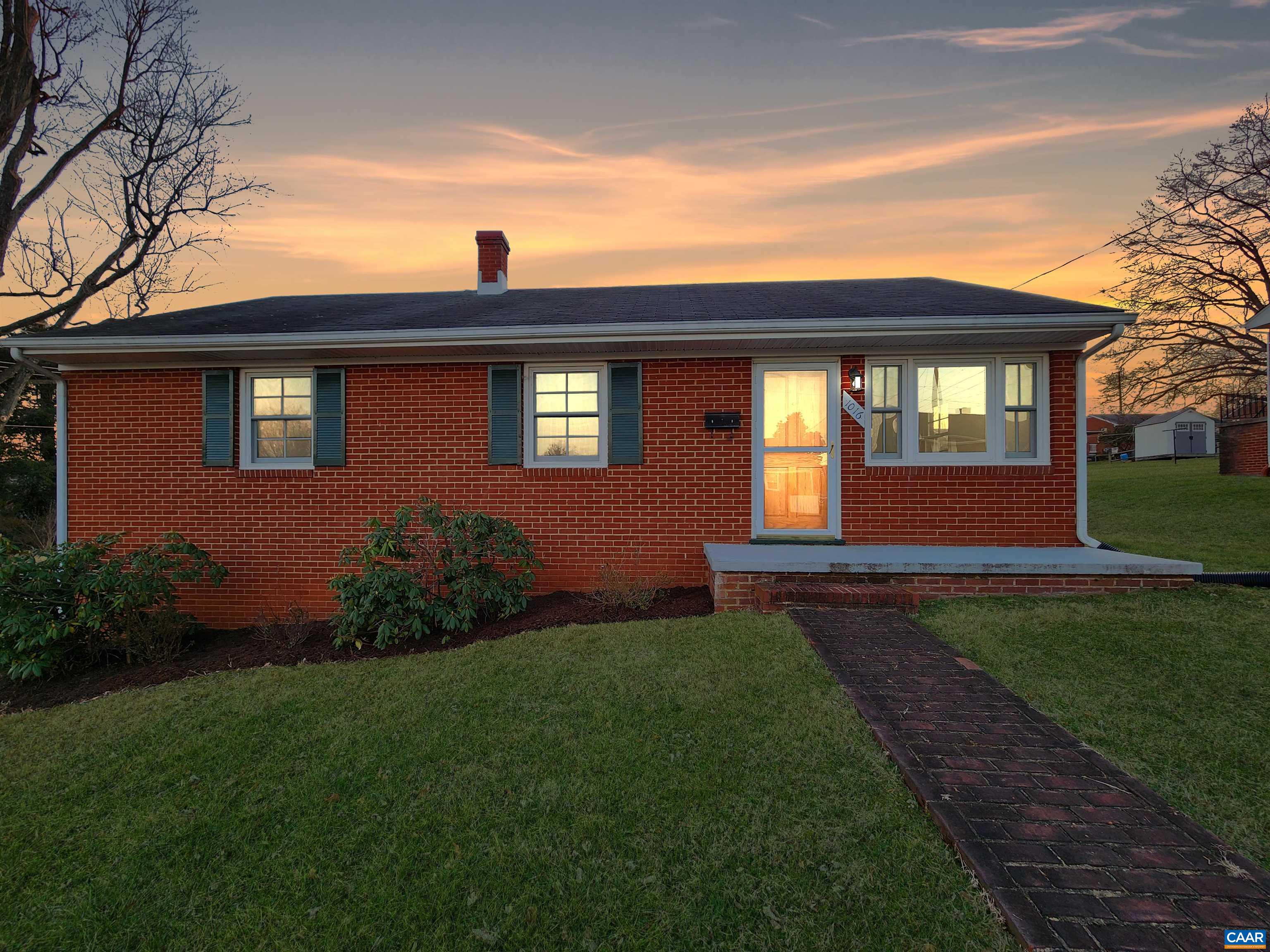 1016 PEARTREE LN