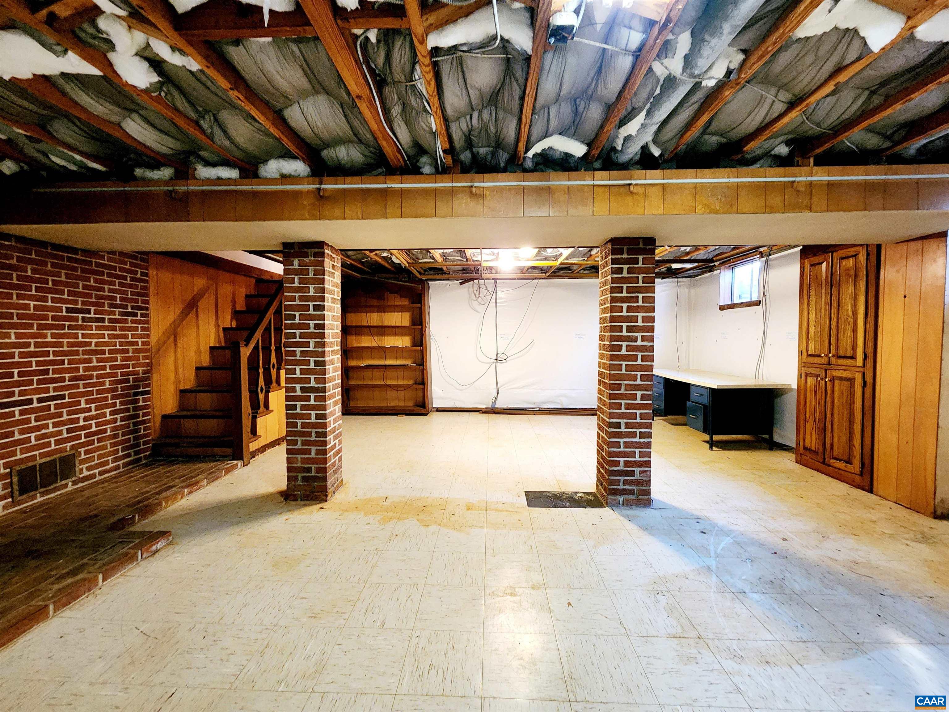 1016 PEARTREE LN
