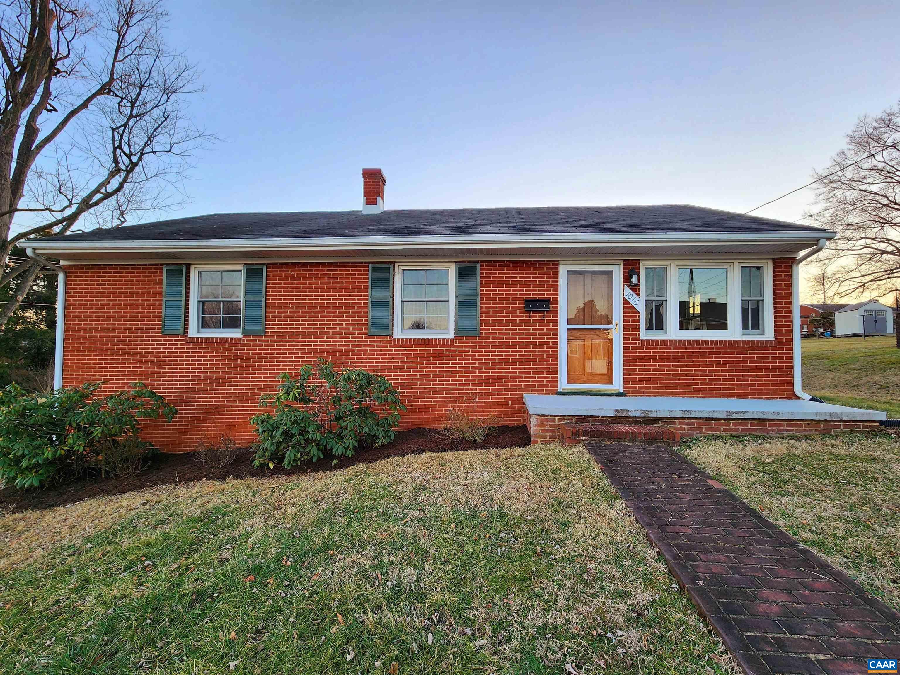 1016 PEARTREE LN