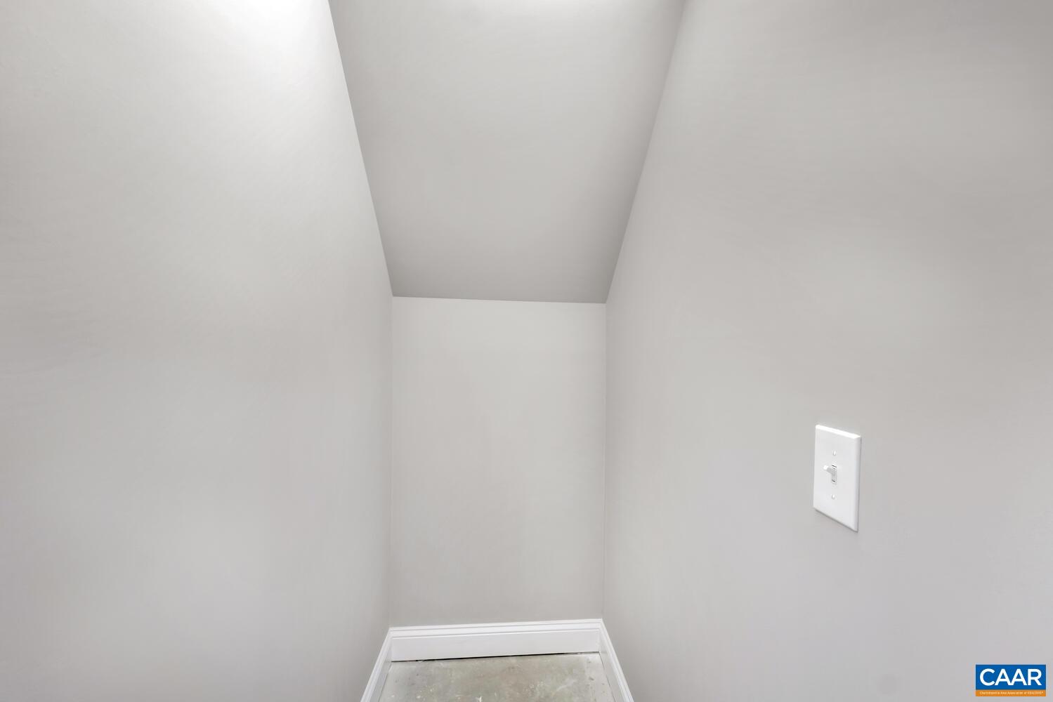 158 CLIFFVIEW CT