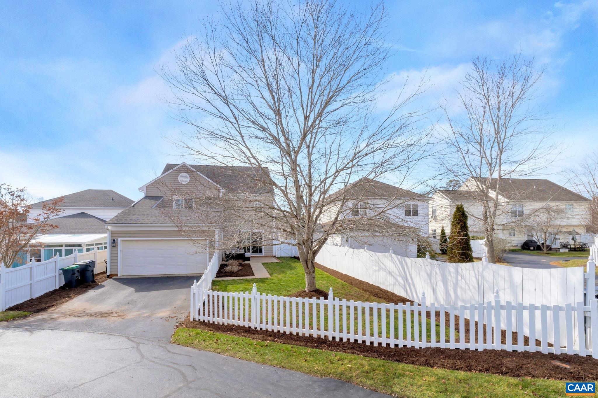 2024 LEYLAND DR