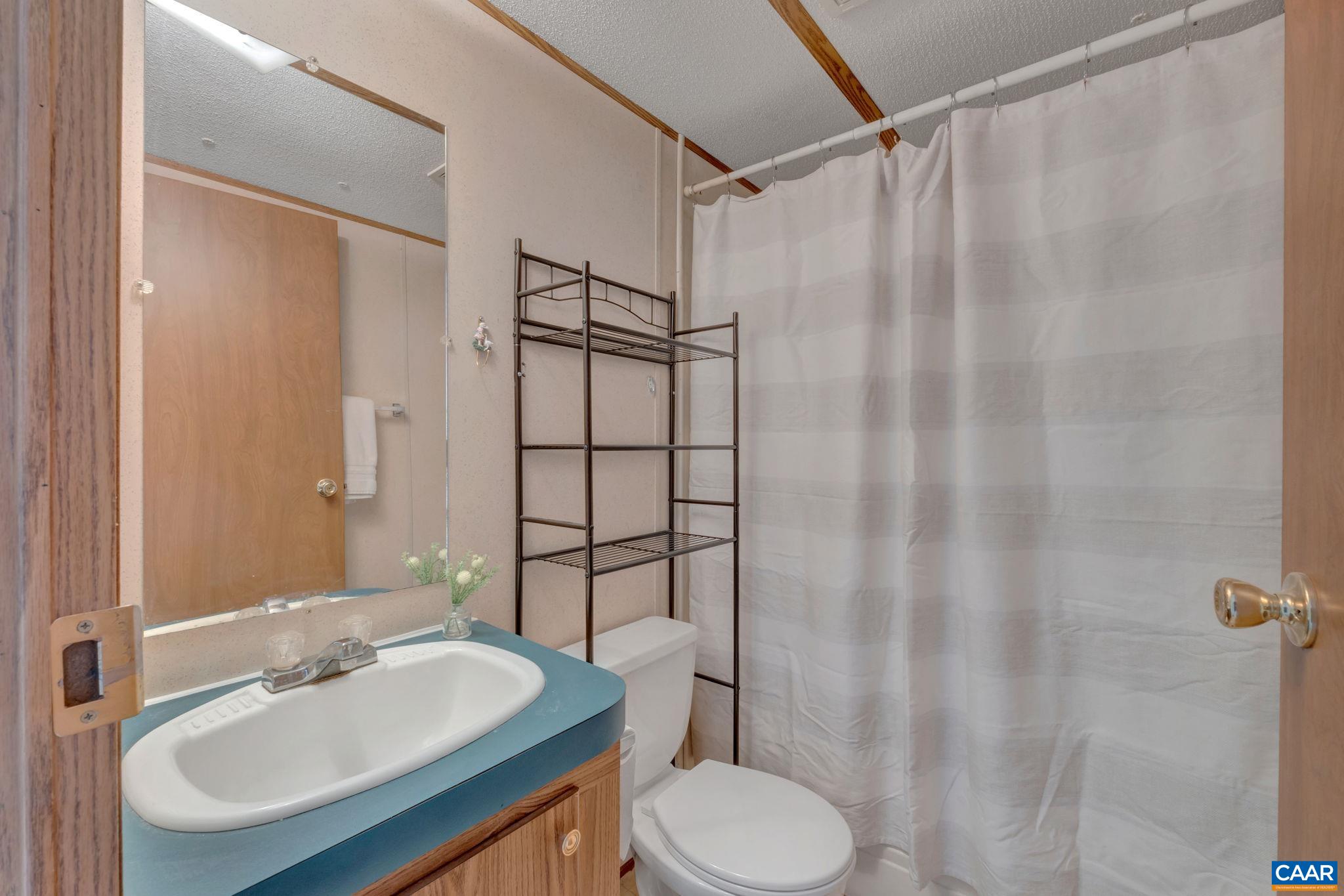 449 TALL OAKS LN