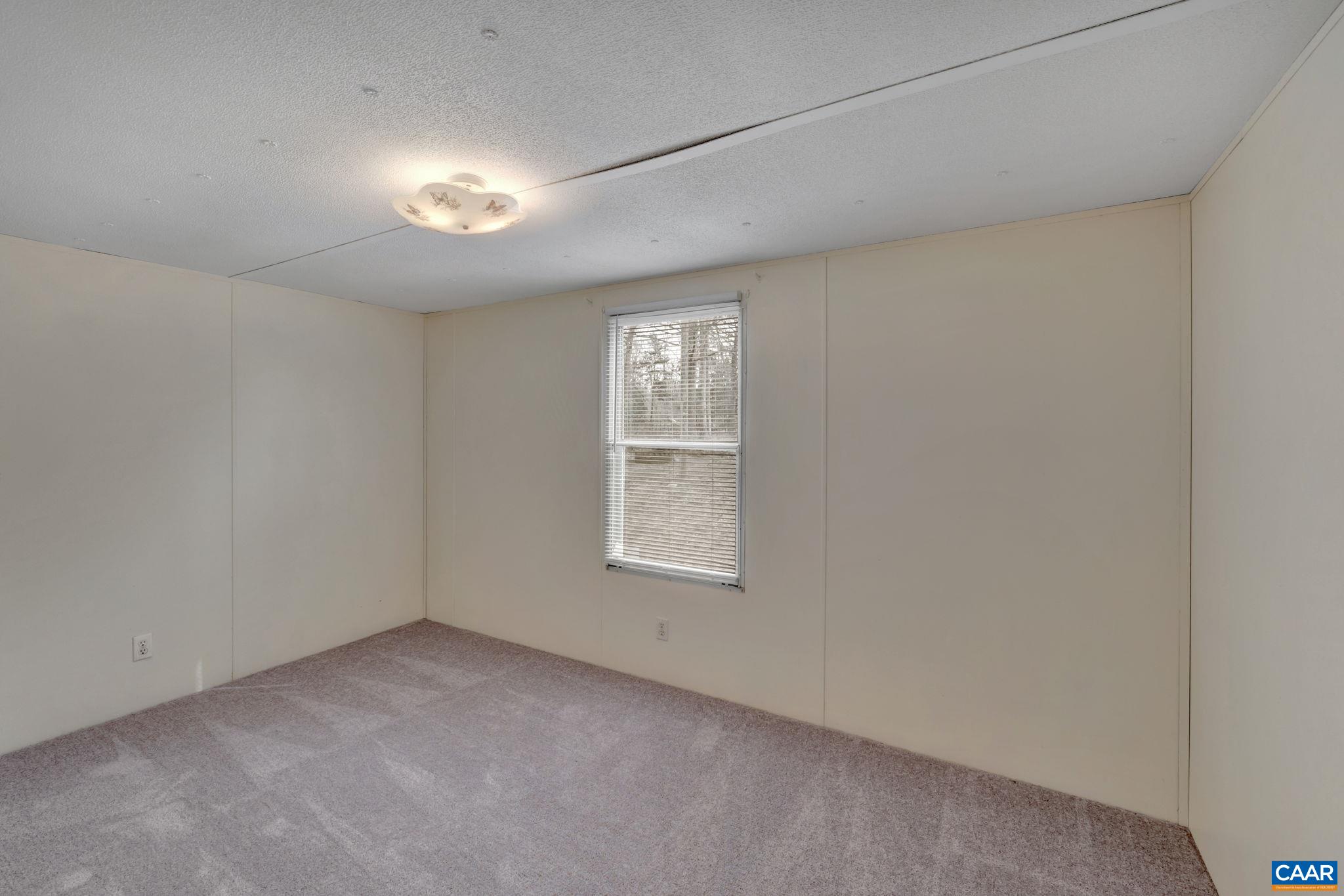 449 TALL OAKS LN