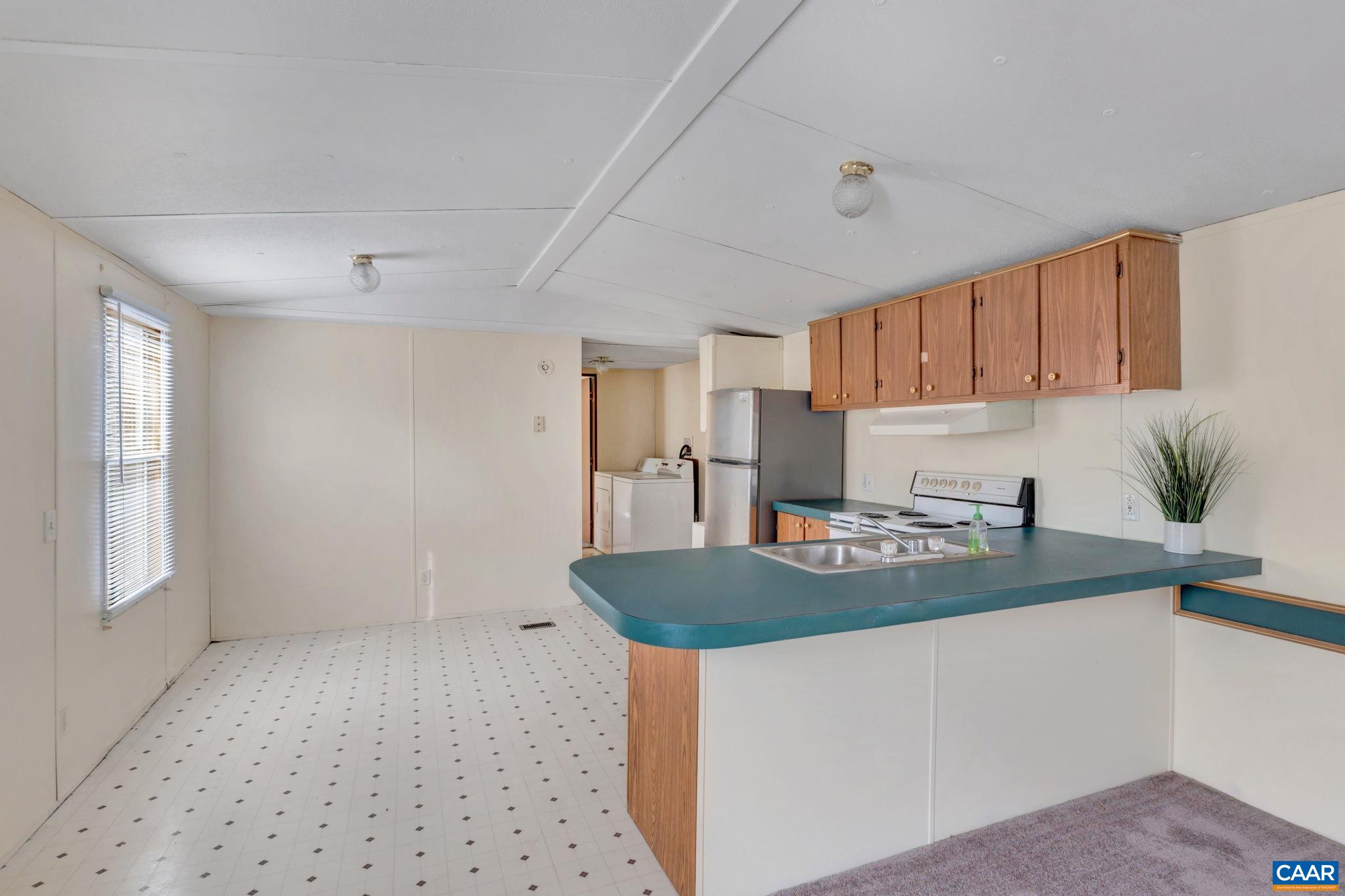 449 TALL OAKS LN