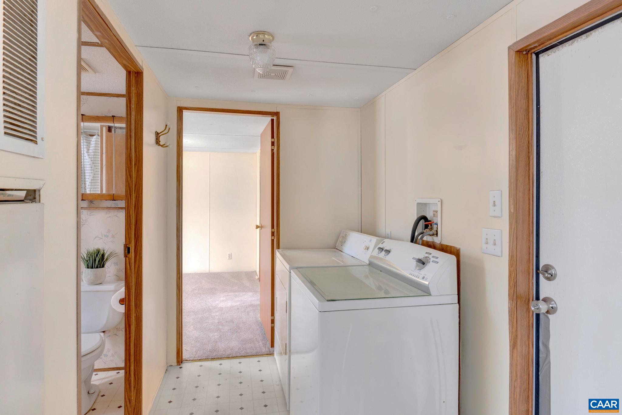 449 TALL OAKS LN