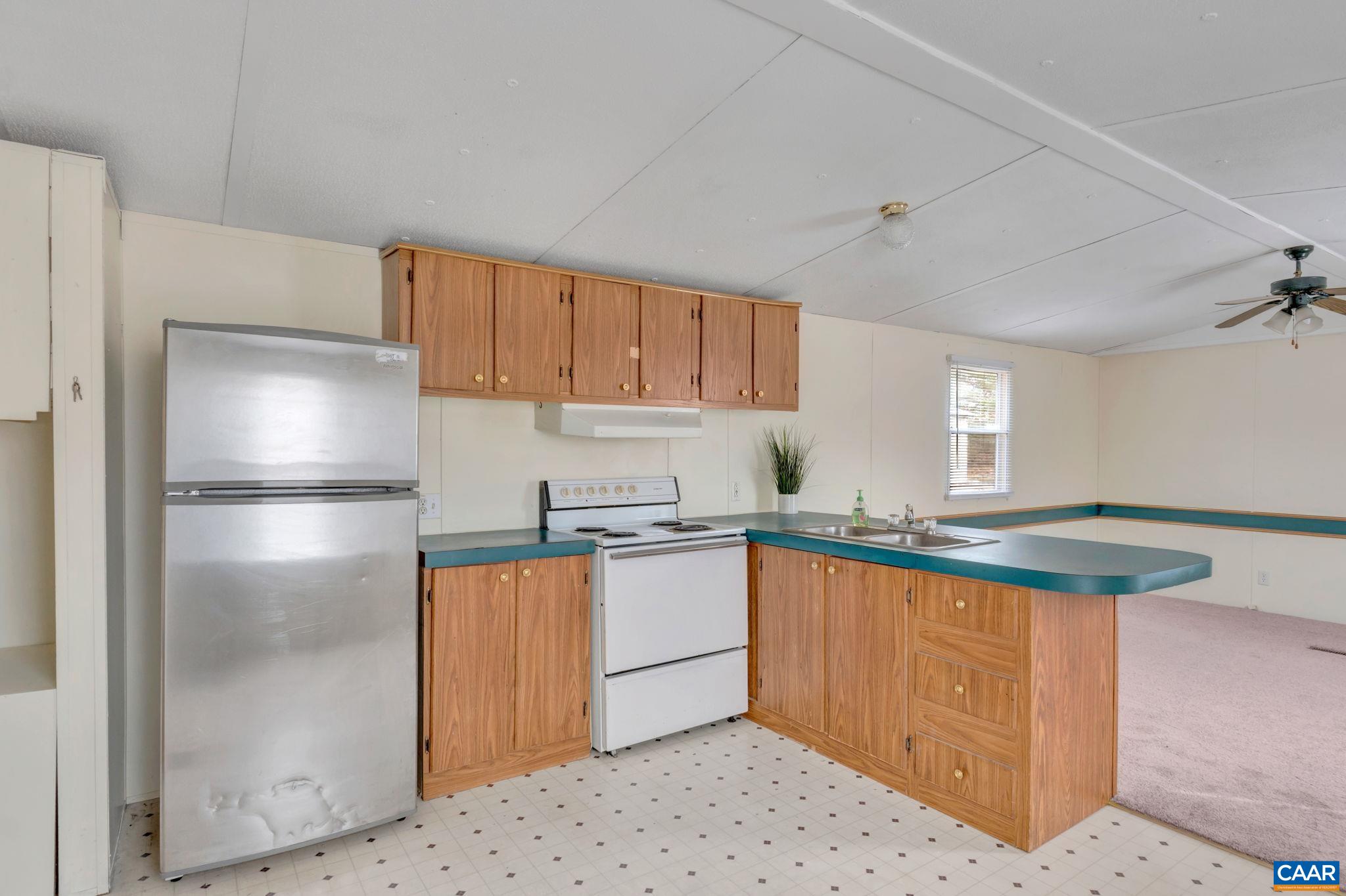 449 TALL OAKS LN