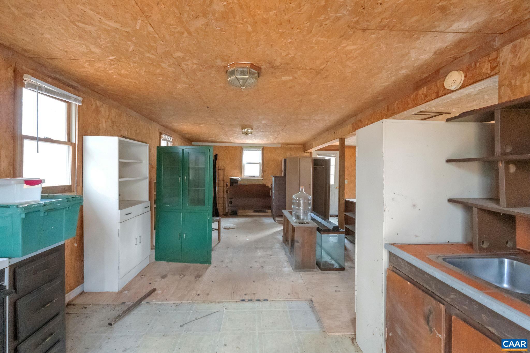 449 TALL OAKS LN
