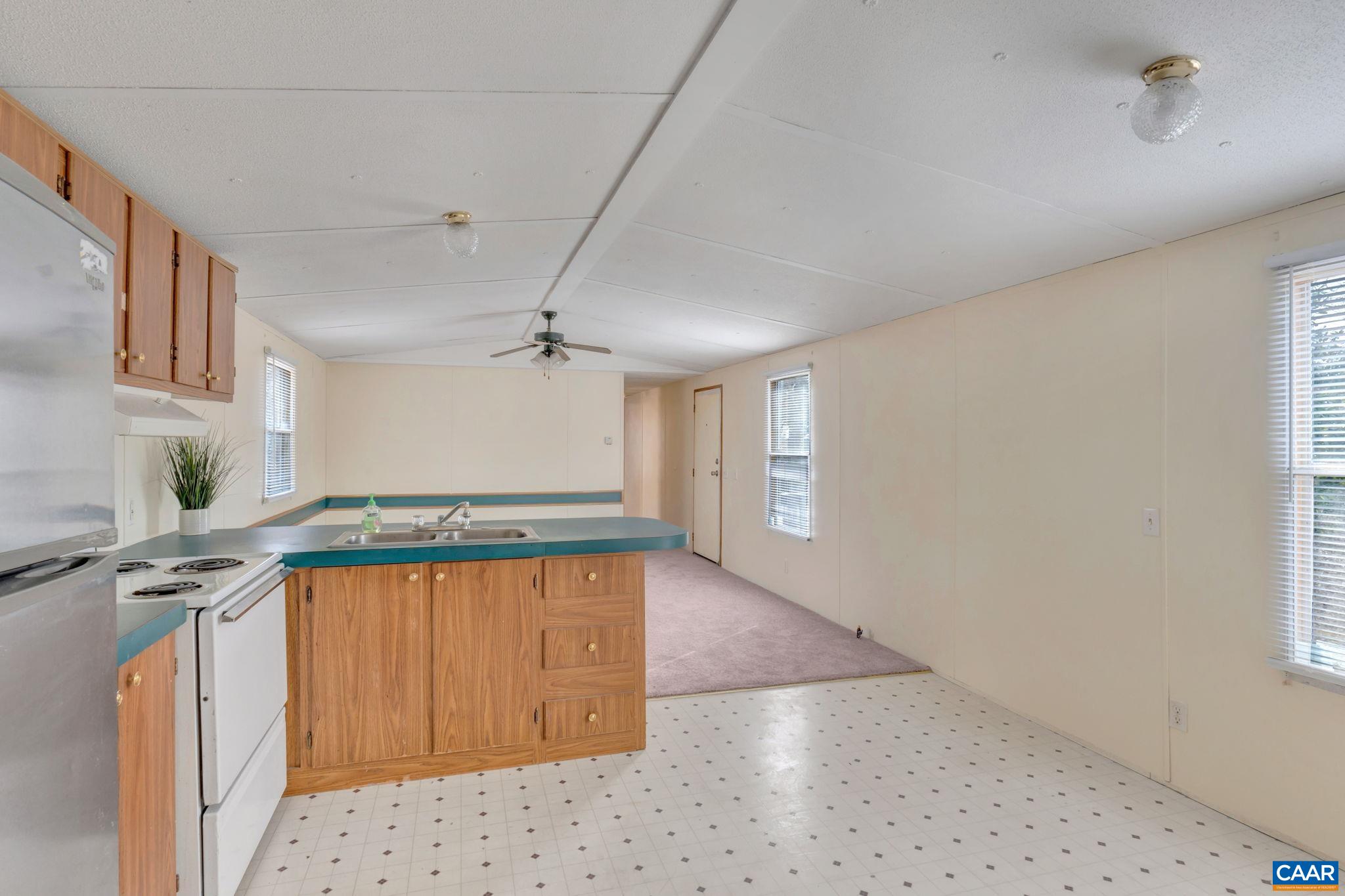 449 TALL OAKS LN