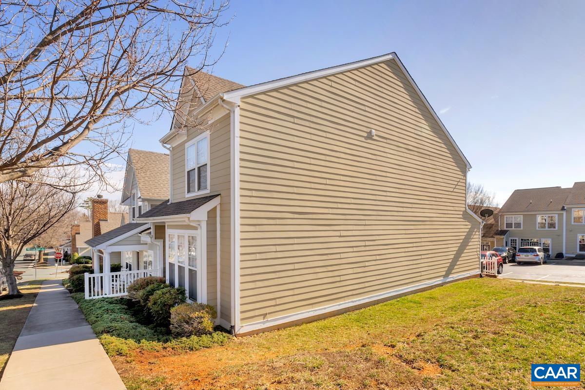 1151 EDMOND CT