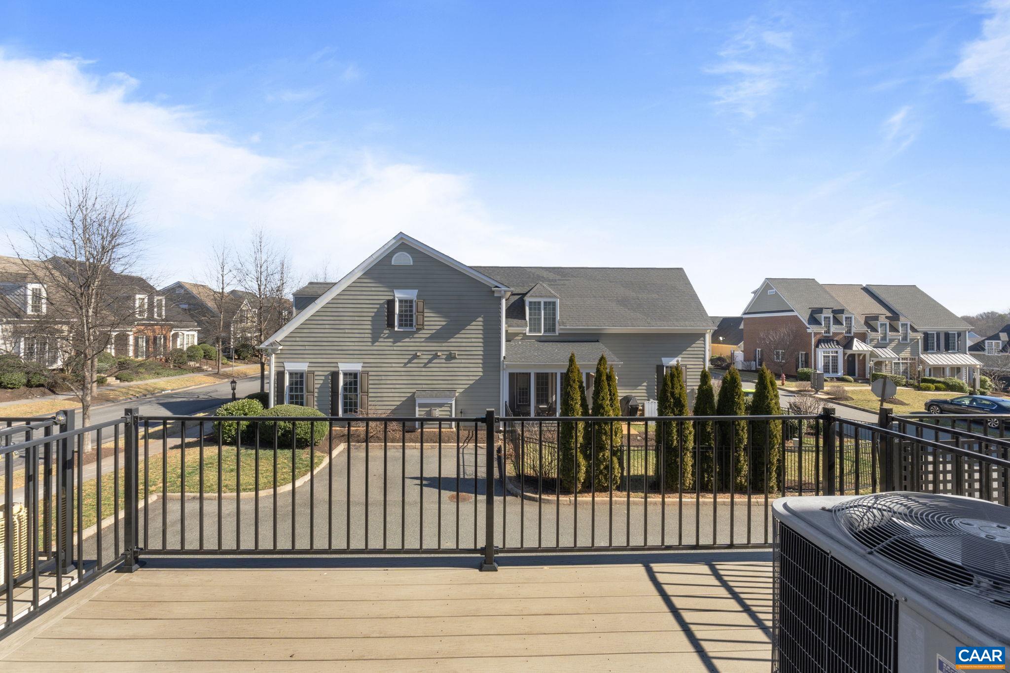1066 OLD TRAIL DR
