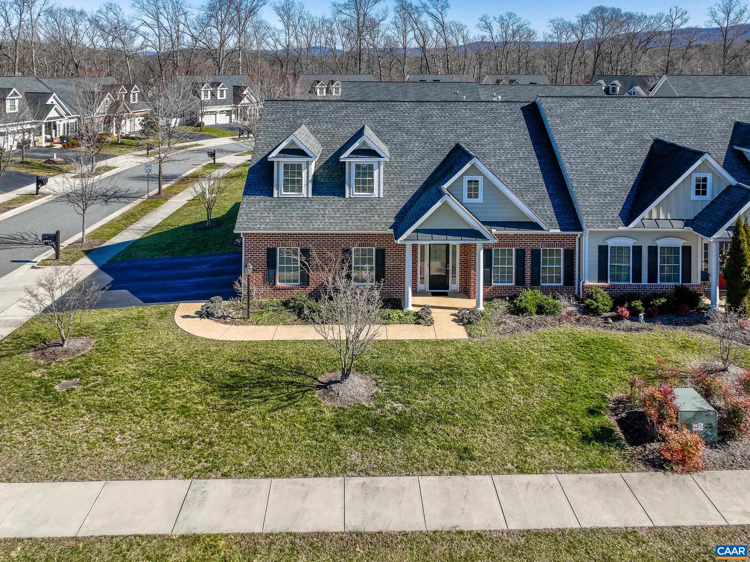 1622 SAWGRASS CT