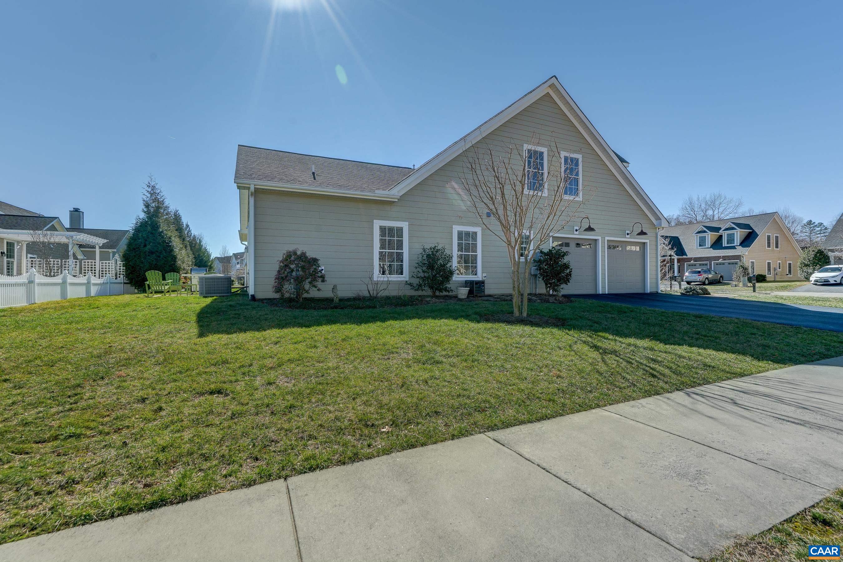 1622 SAWGRASS CT