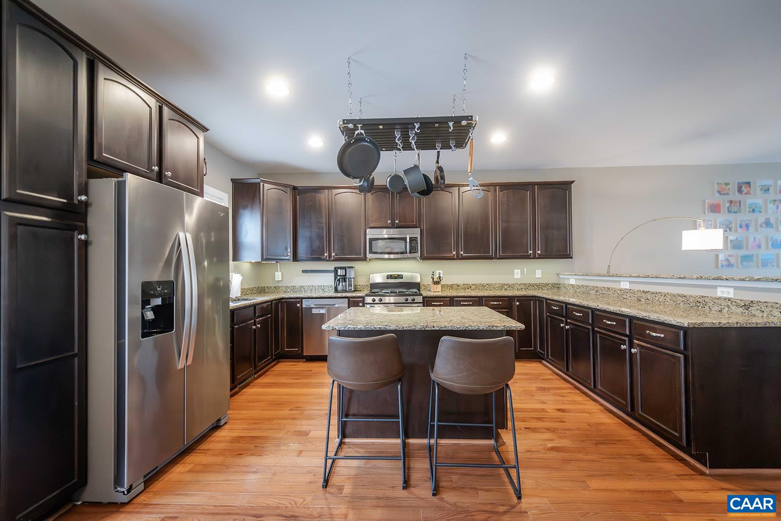 2138 SARANAC CT