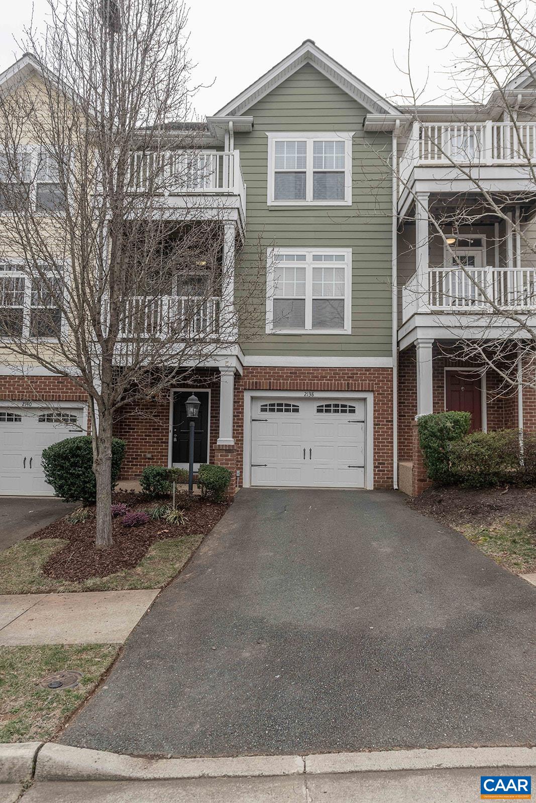 2138 SARANAC CT