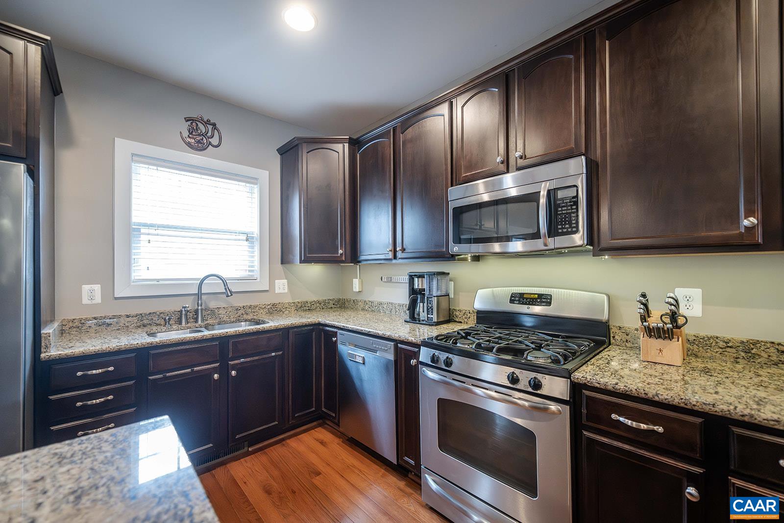 2138 SARANAC CT