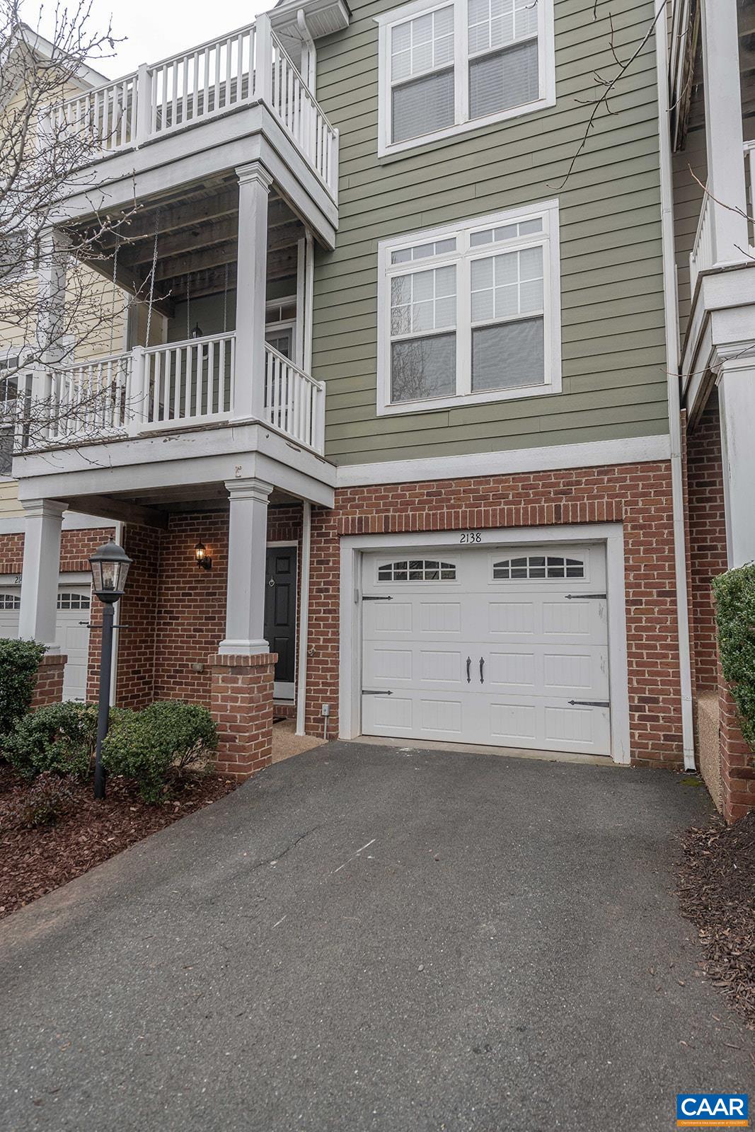 2138 SARANAC CT
