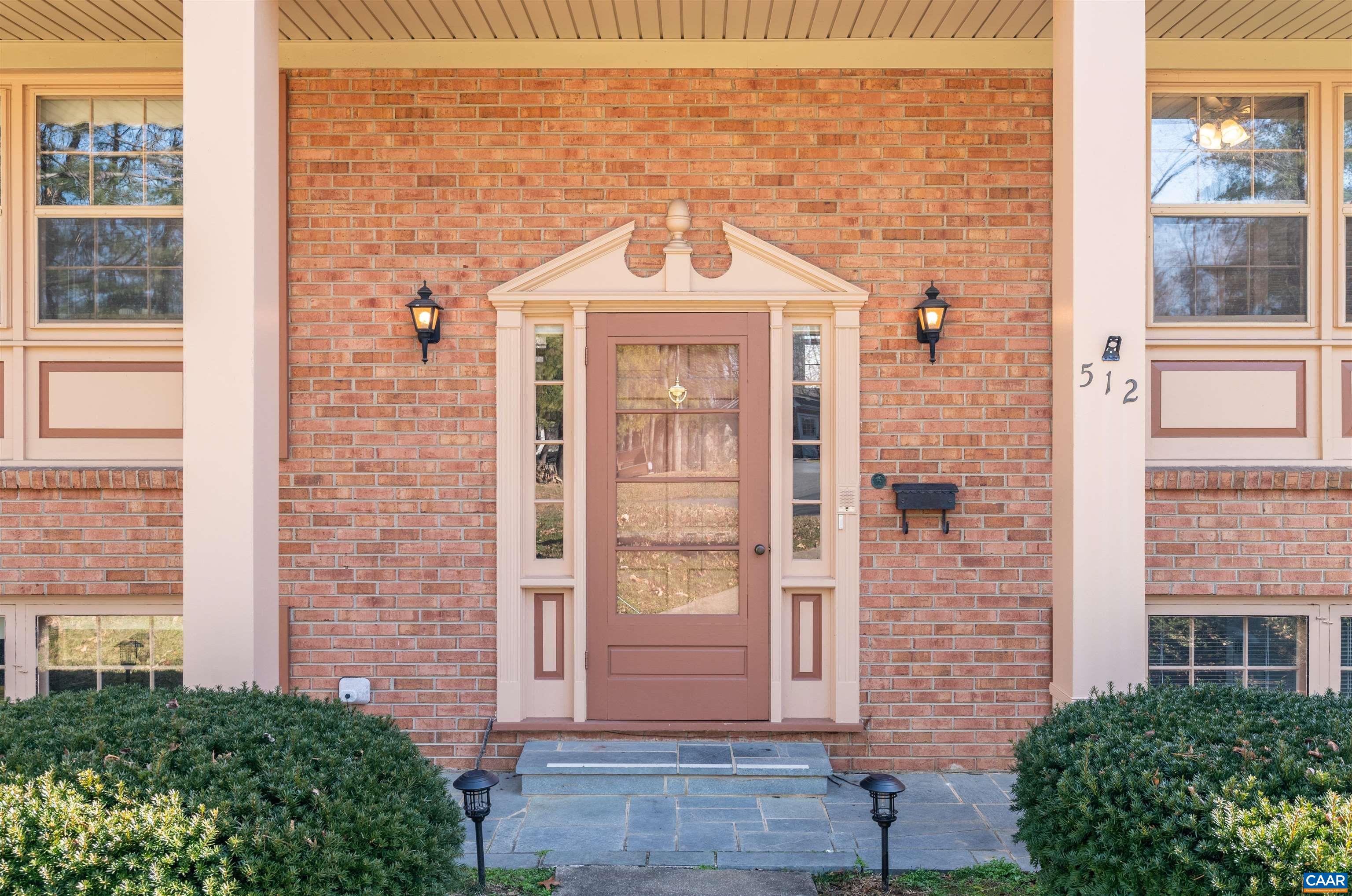 512 BADER AVE