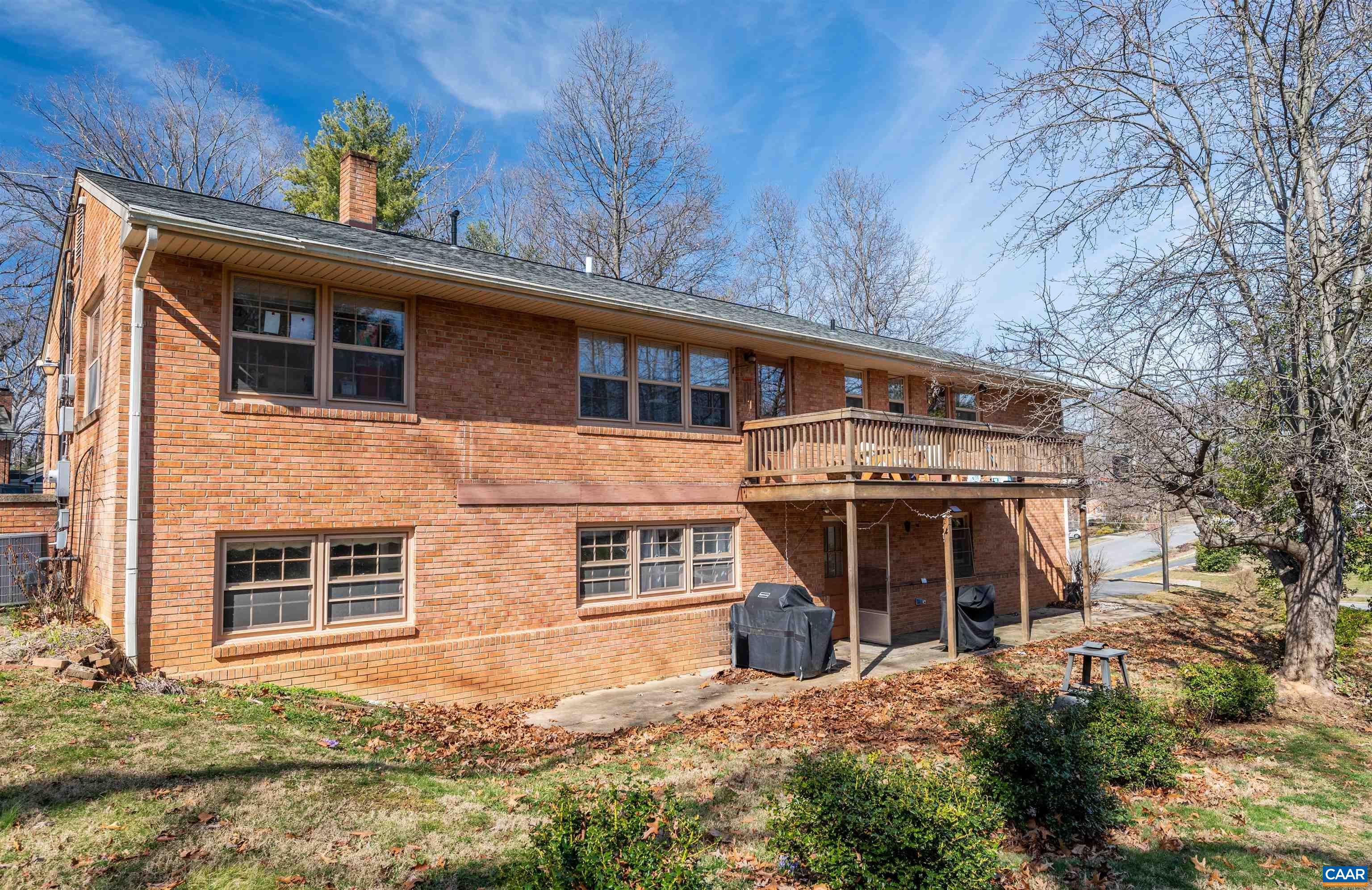 512 BADER AVE