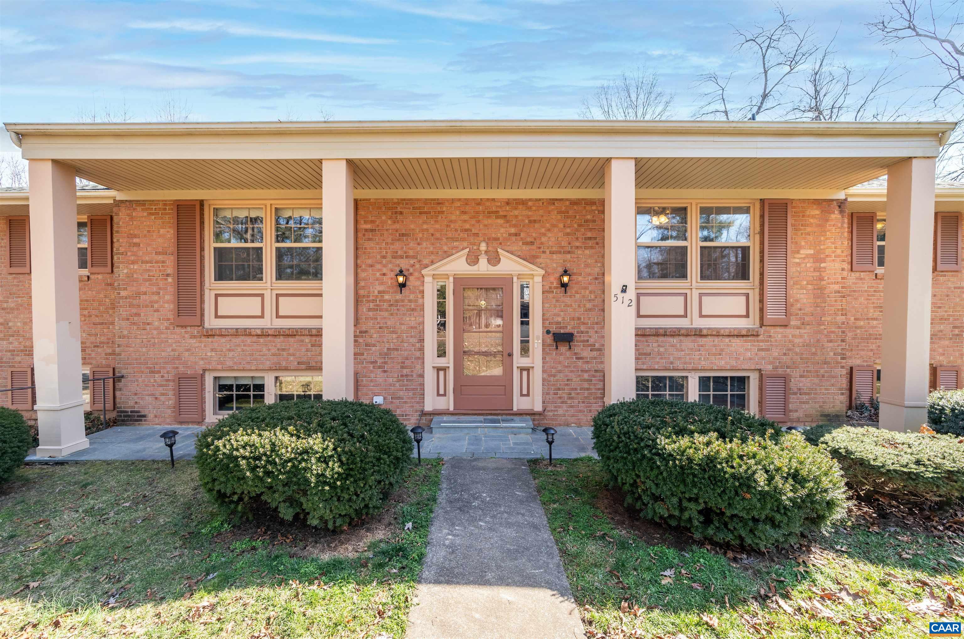 512 BADER AVE