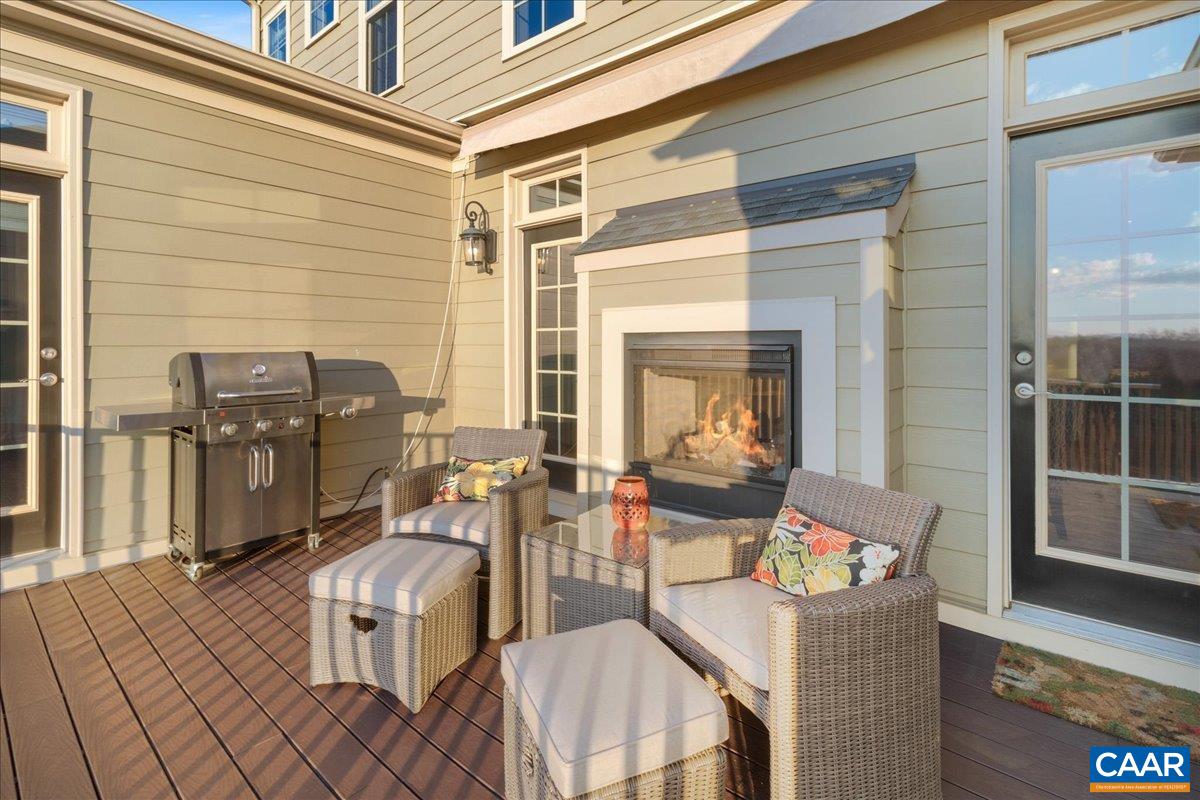 1867 MARIETTA DR