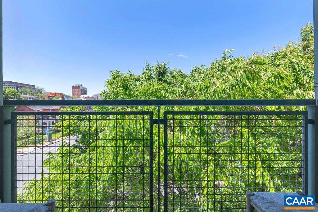 820 E HIGH ST Unit: 11