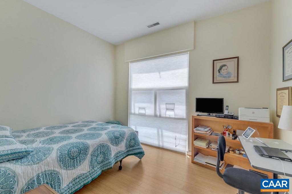 820 E HIGH ST Unit: 11