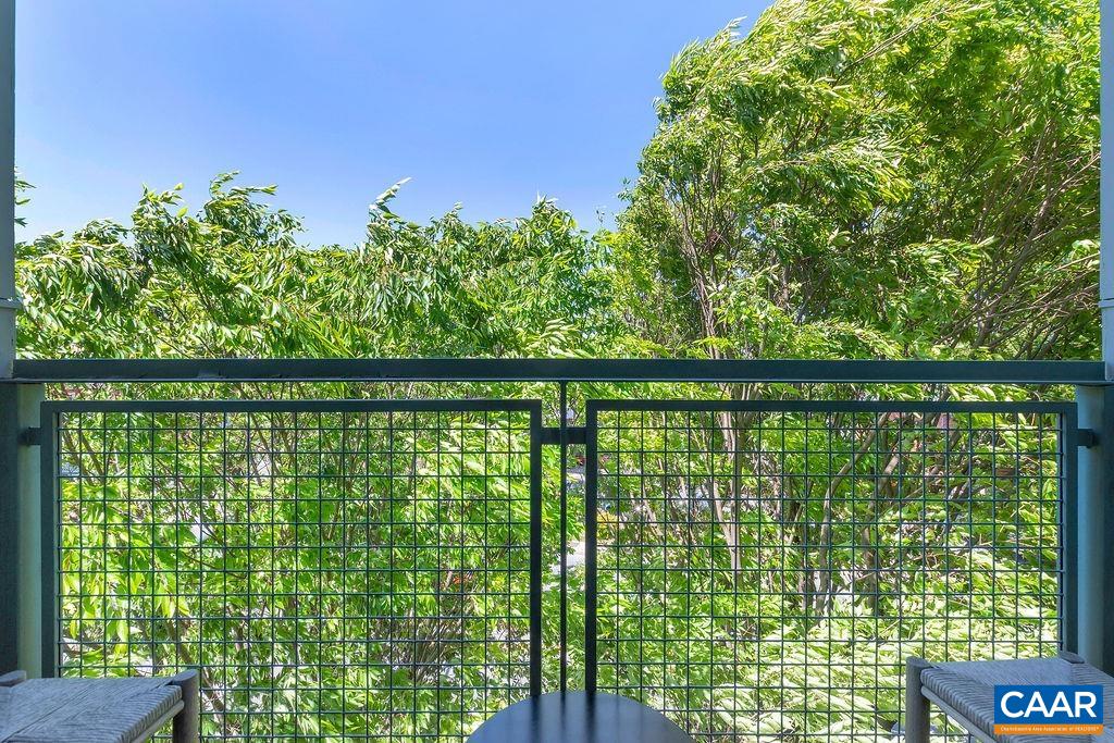 820 E HIGH ST Unit: 11