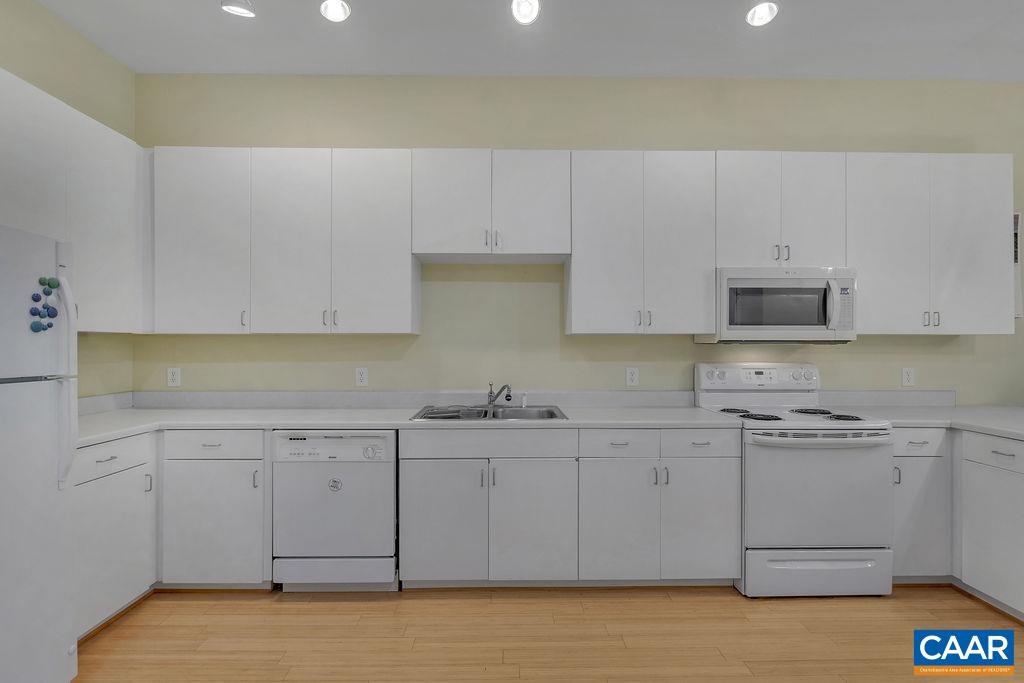 820 E HIGH ST Unit: 11
