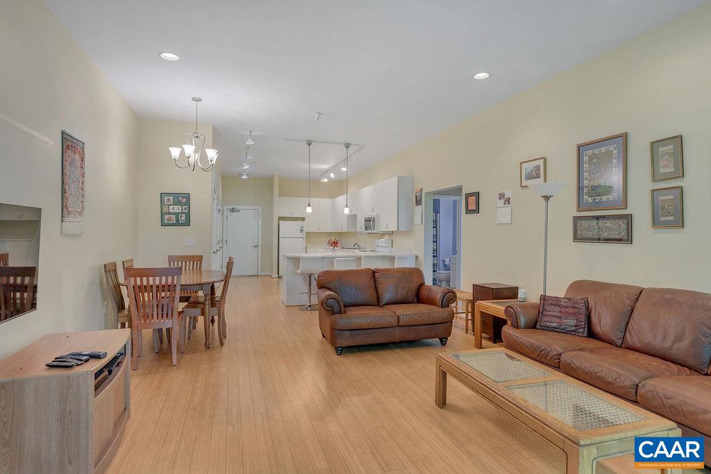 820 E HIGH ST Unit: 11