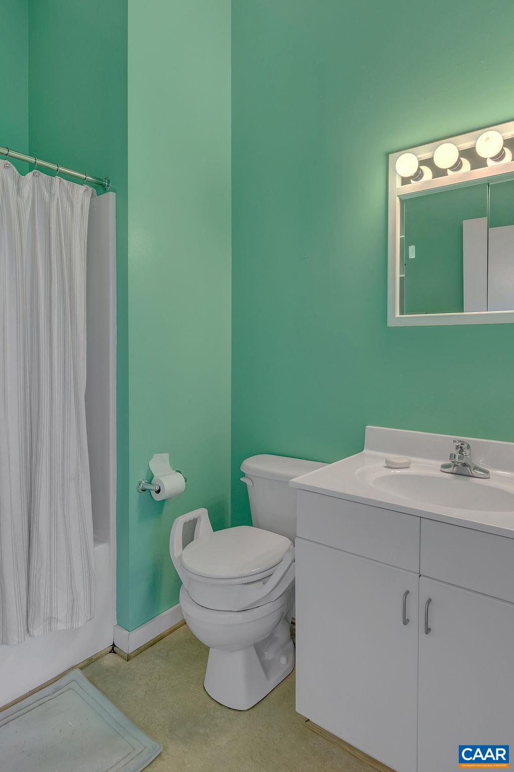 820 E HIGH ST Unit: 11