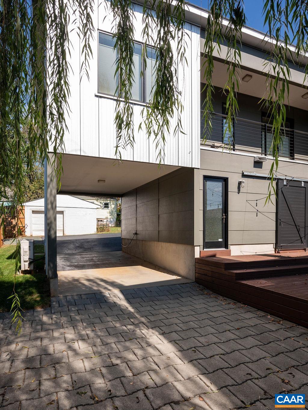 817 MONTROSE AVE