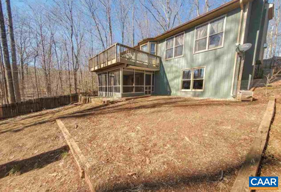 199 N WHITE OAK LAKEVIEW DR