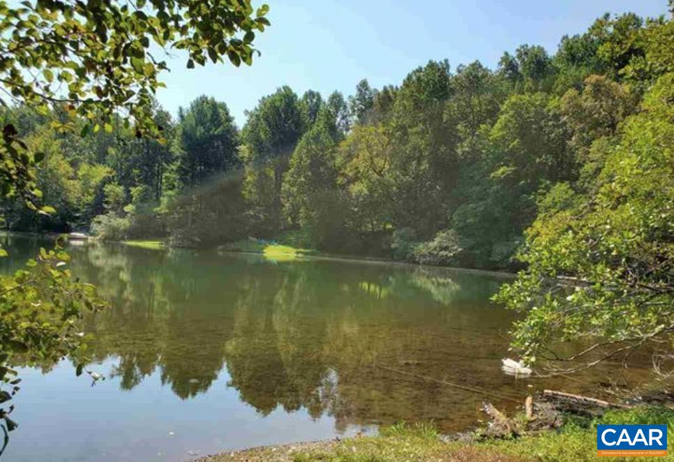 199 N WHITE OAK LAKEVIEW DR