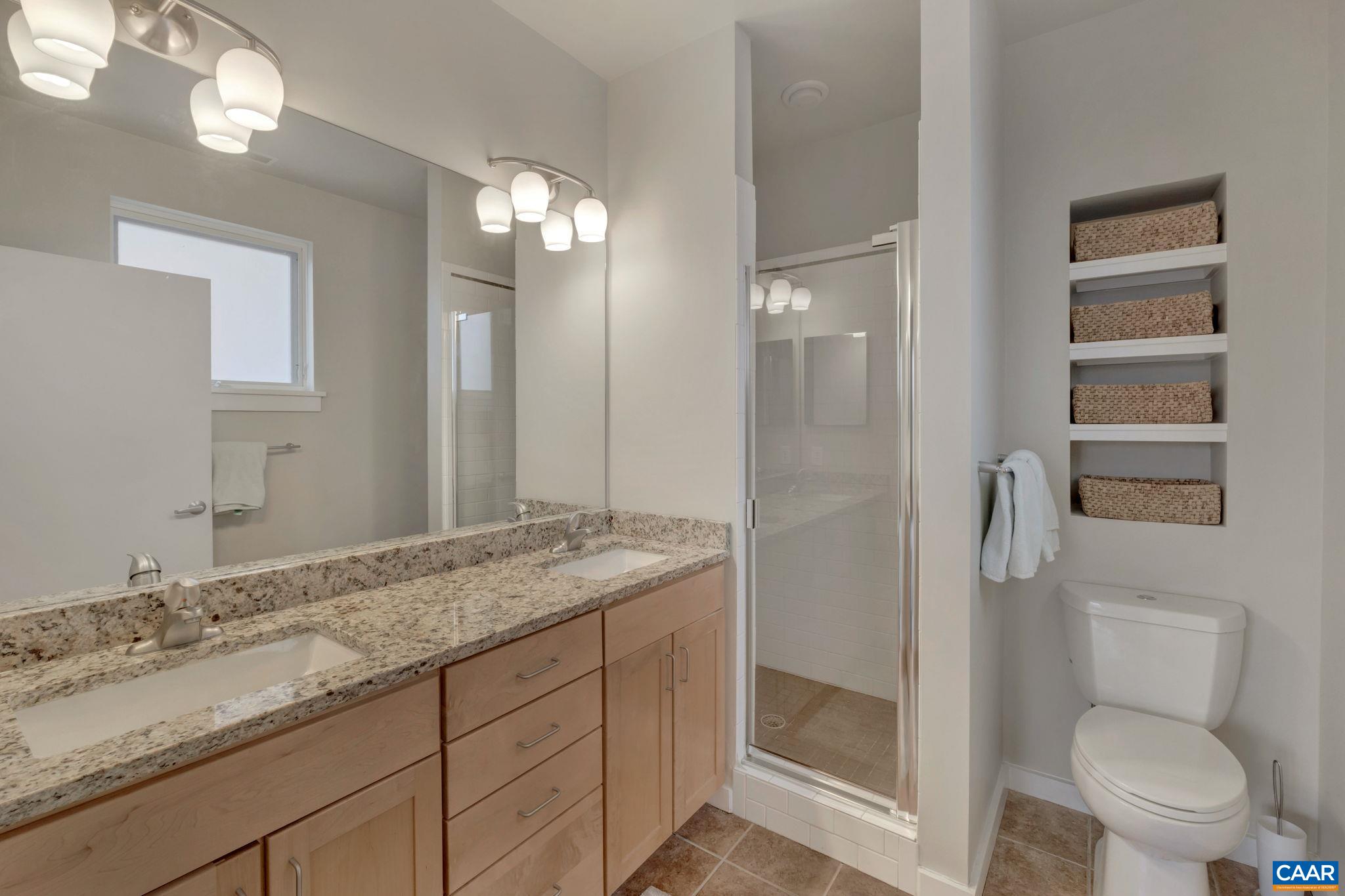 200 DOUGLAS AVE Unit: 2F