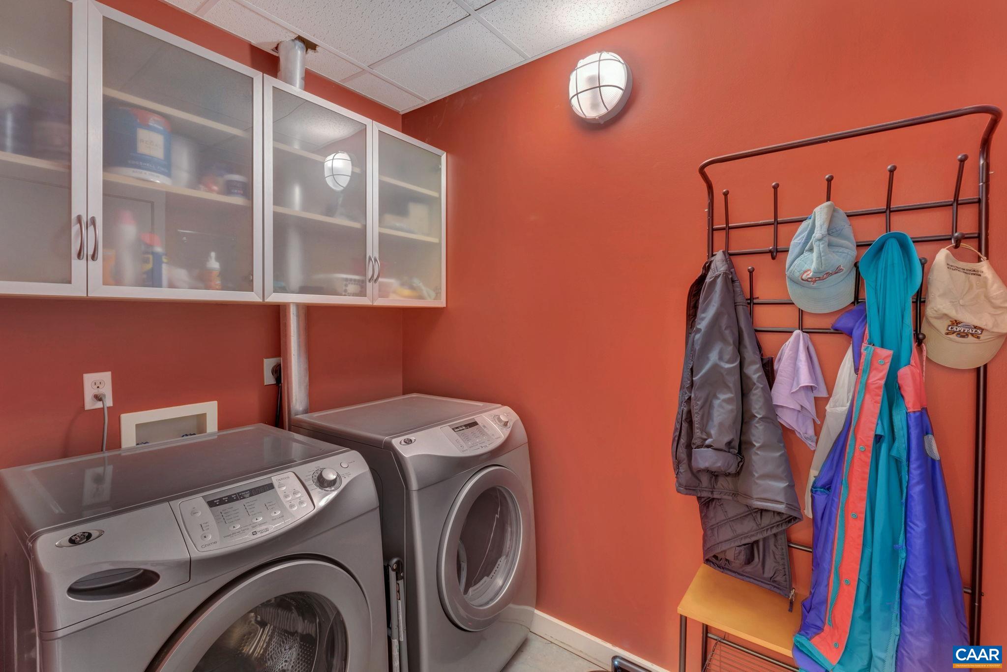 200 DOUGLAS AVE Unit: 2F