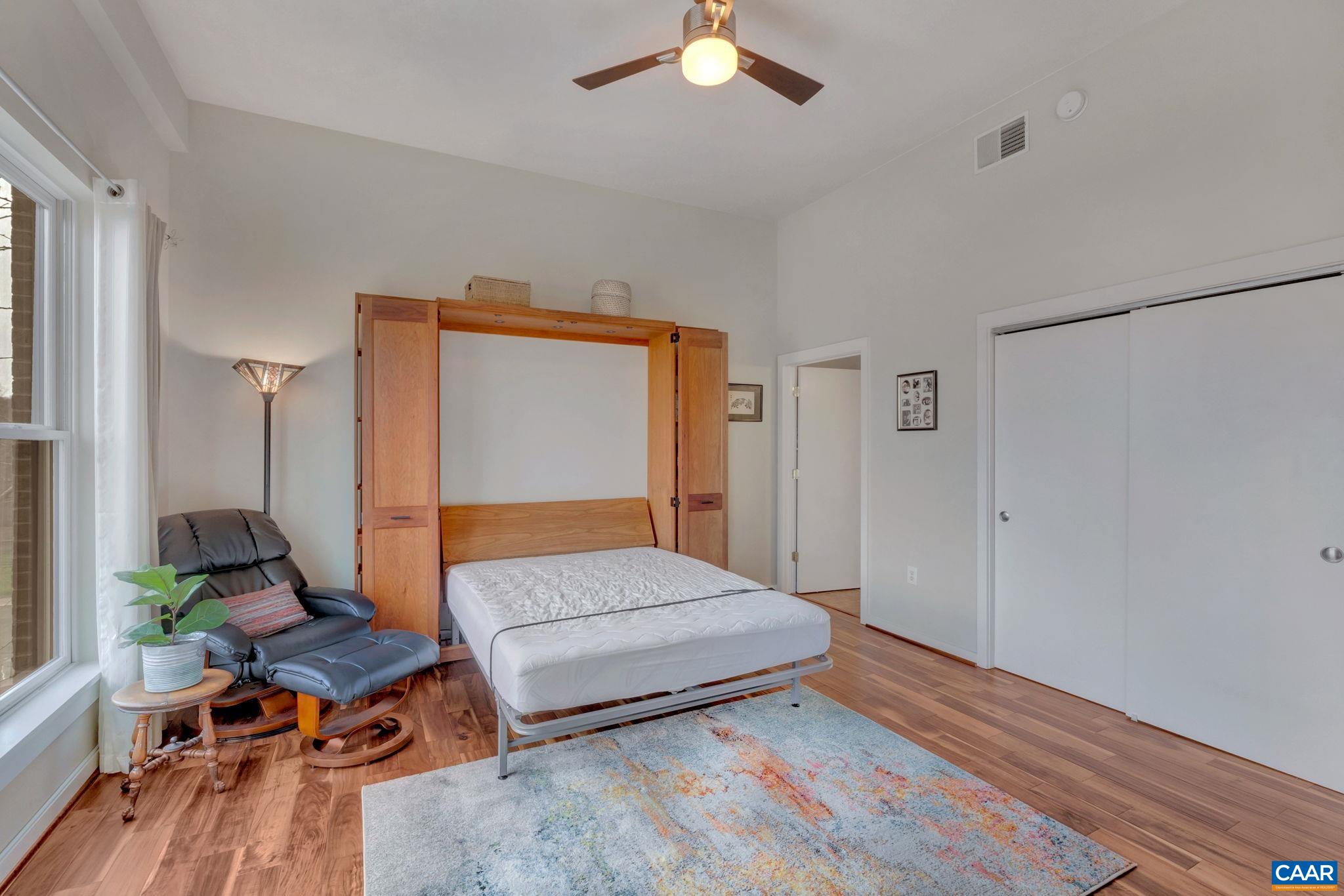 200 DOUGLAS AVE Unit: 2F