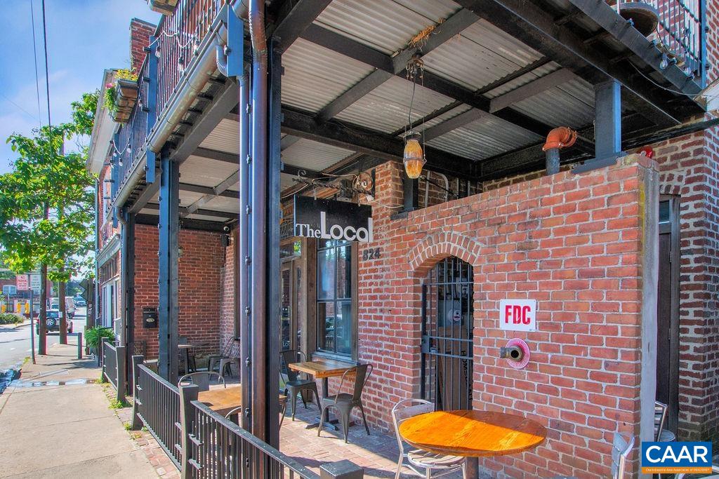 200 DOUGLAS AVE Unit: 2F