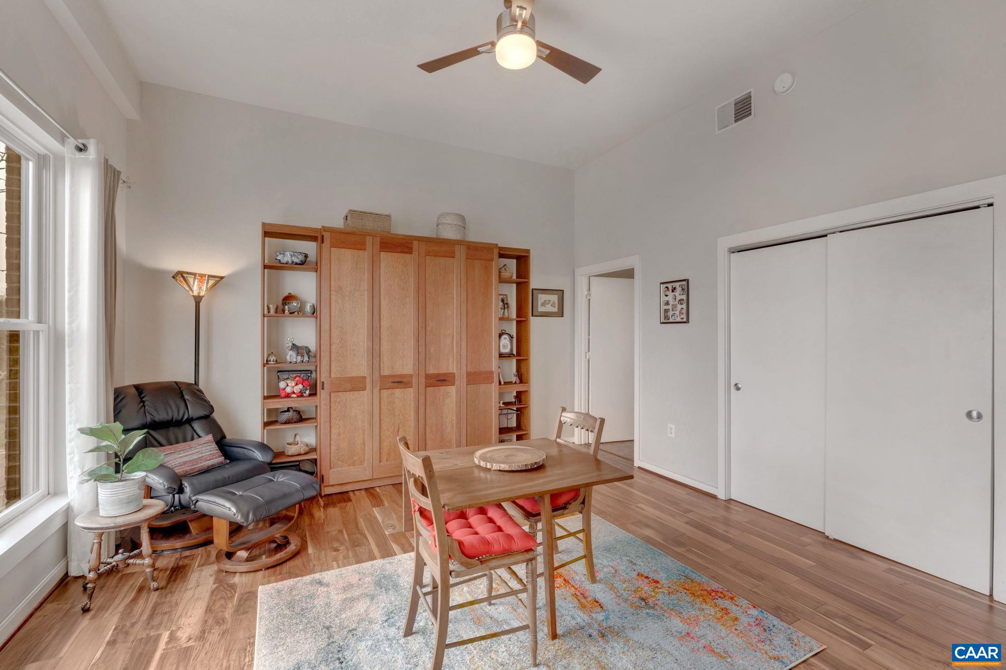 200 DOUGLAS AVE Unit: 2F