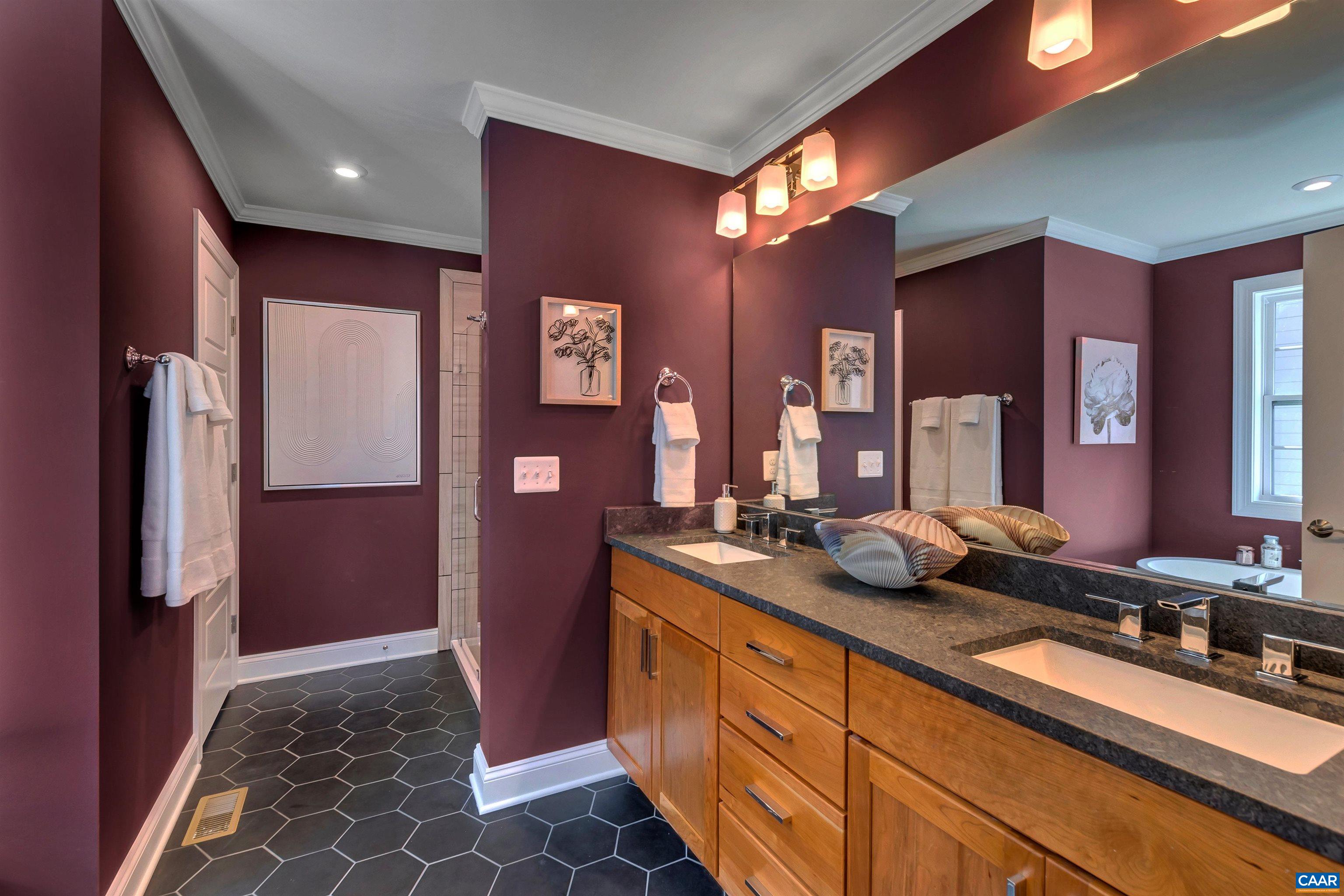 6 ROSSLARE CT