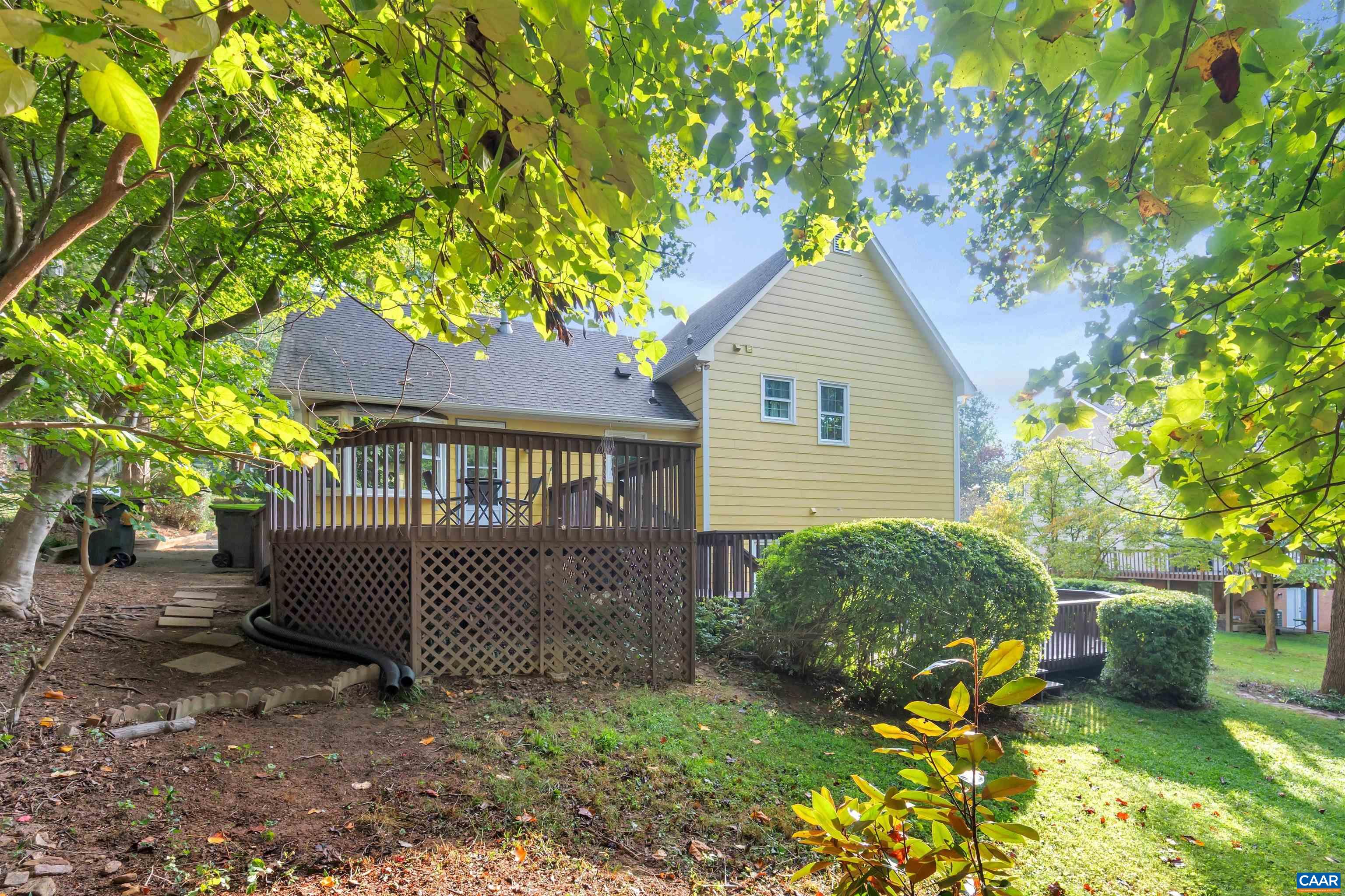 676 VICTORIAN CT