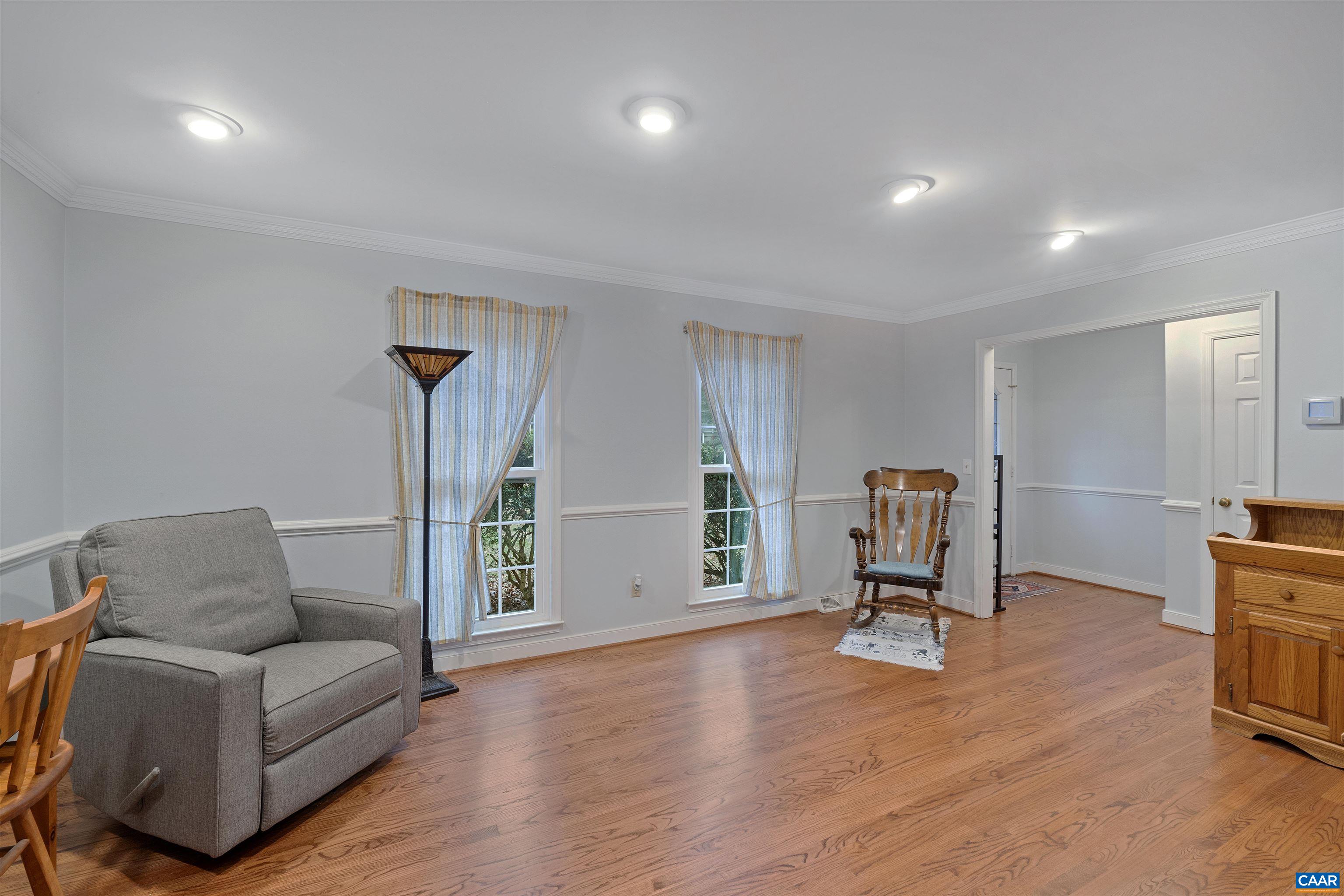 676 VICTORIAN CT