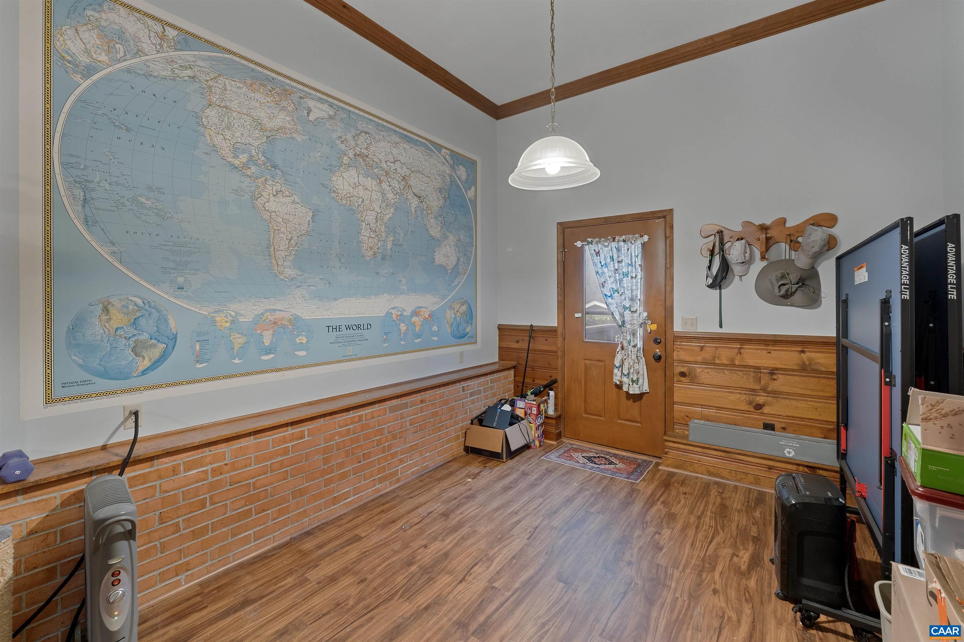 676 VICTORIAN CT