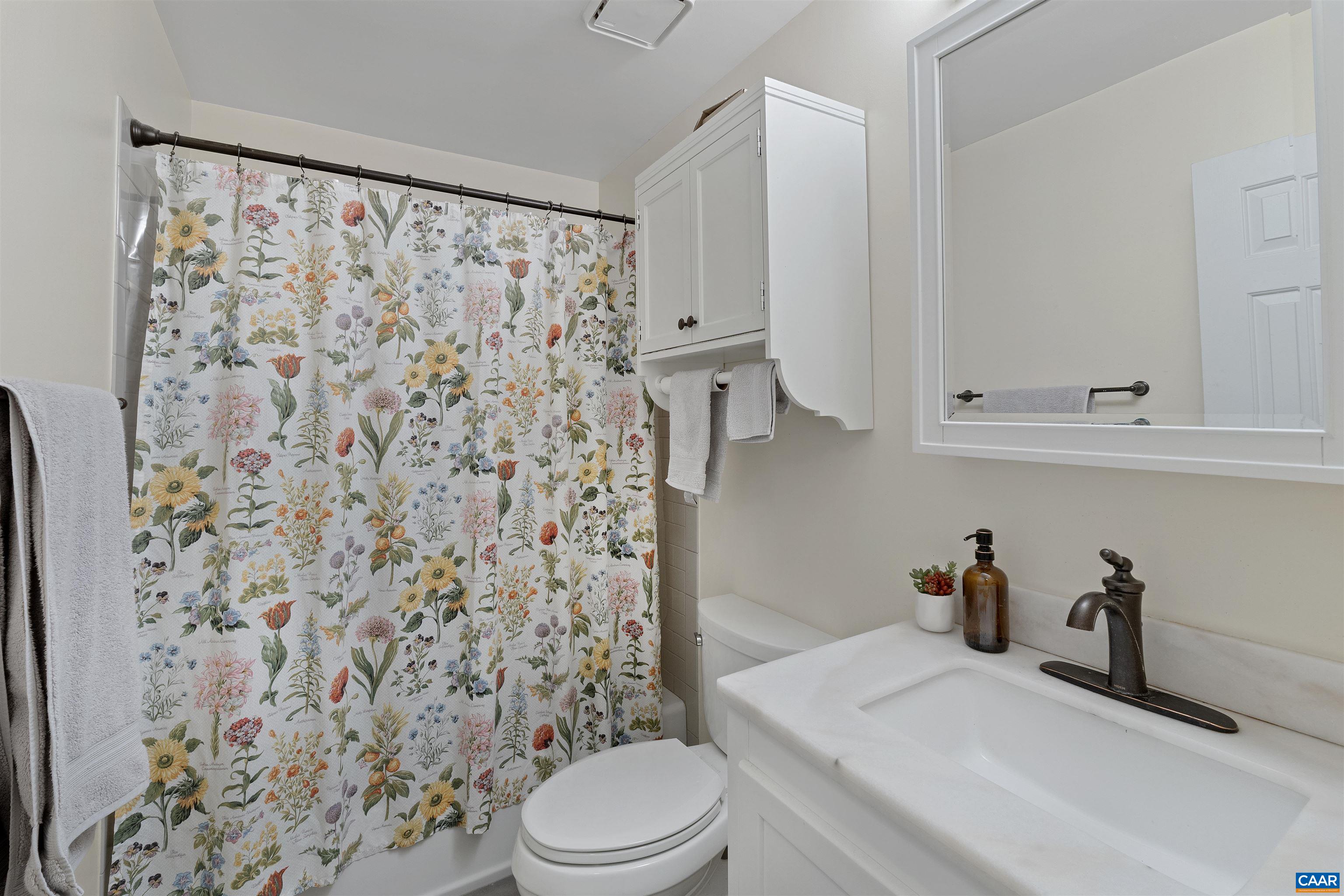 676 VICTORIAN CT