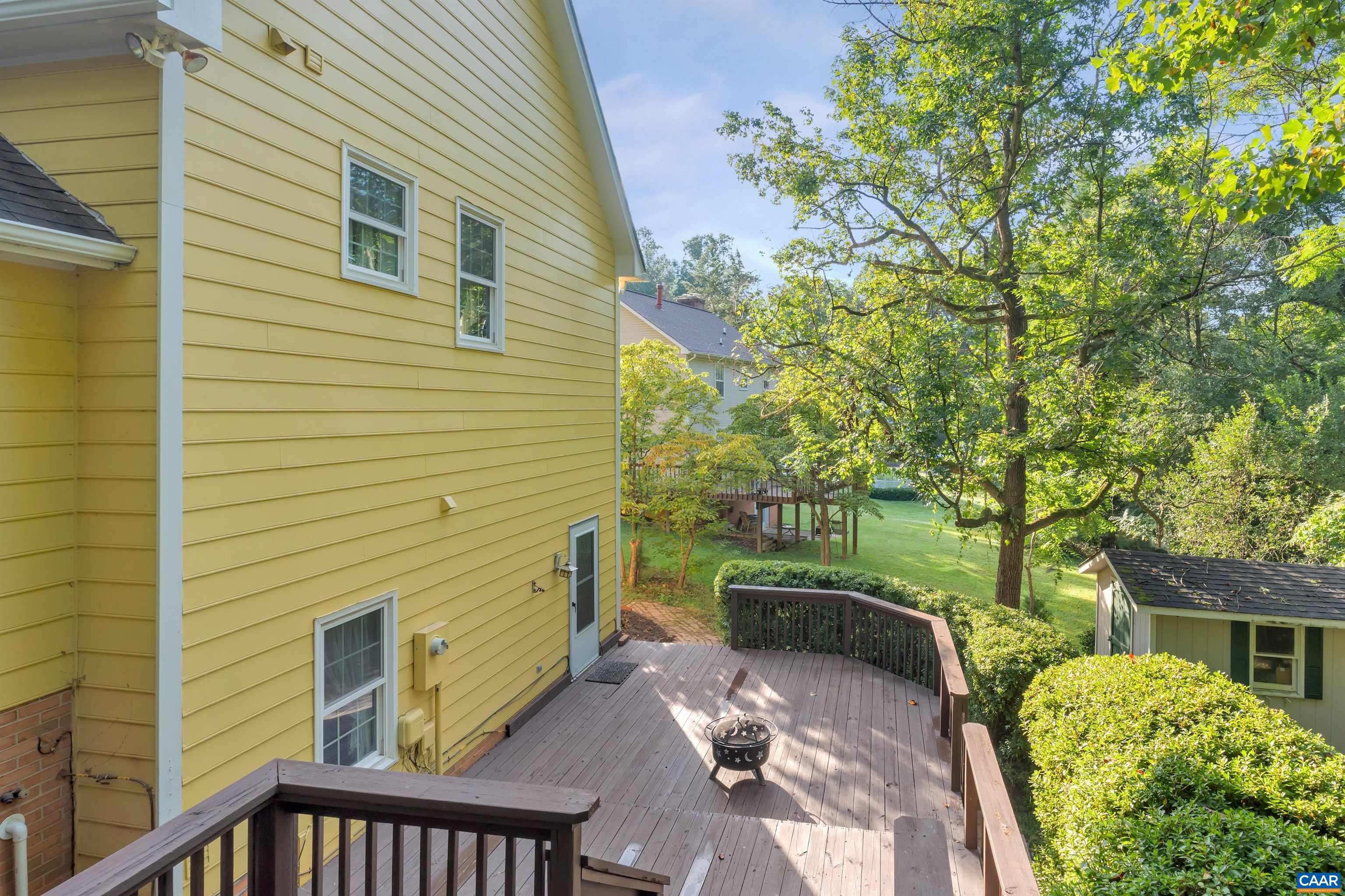 676 VICTORIAN CT