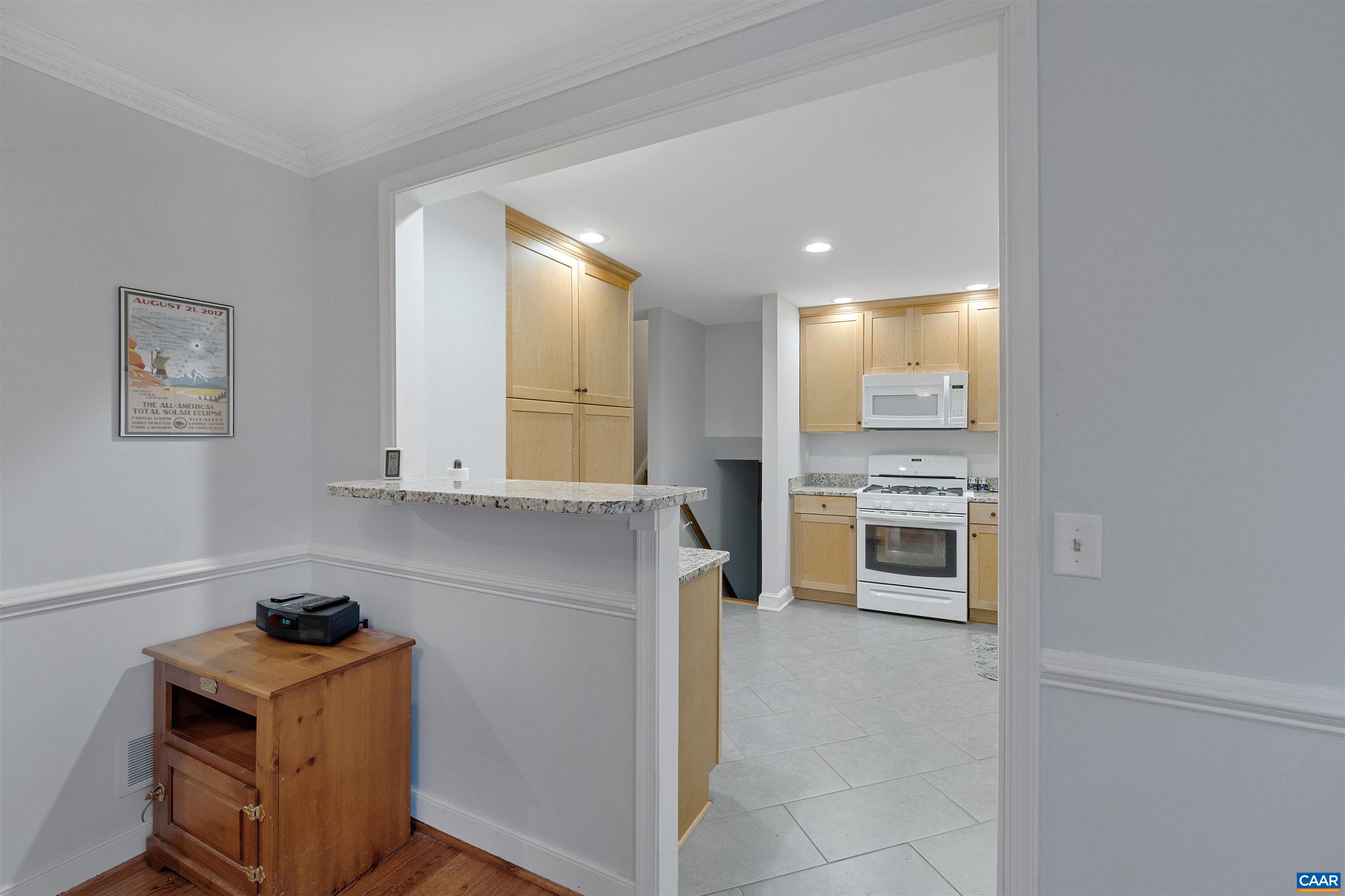 676 VICTORIAN CT