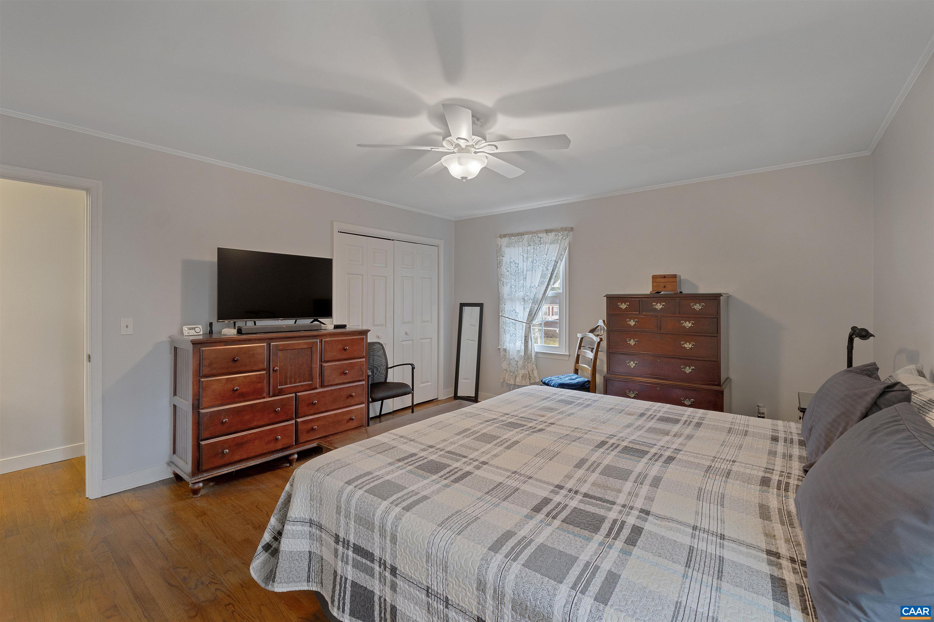 676 VICTORIAN CT