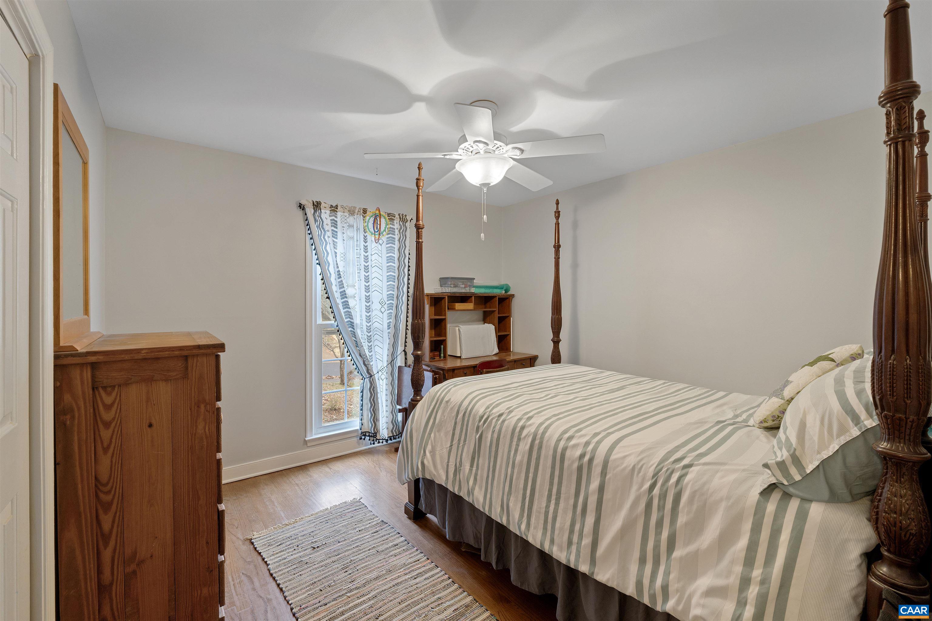 676 VICTORIAN CT