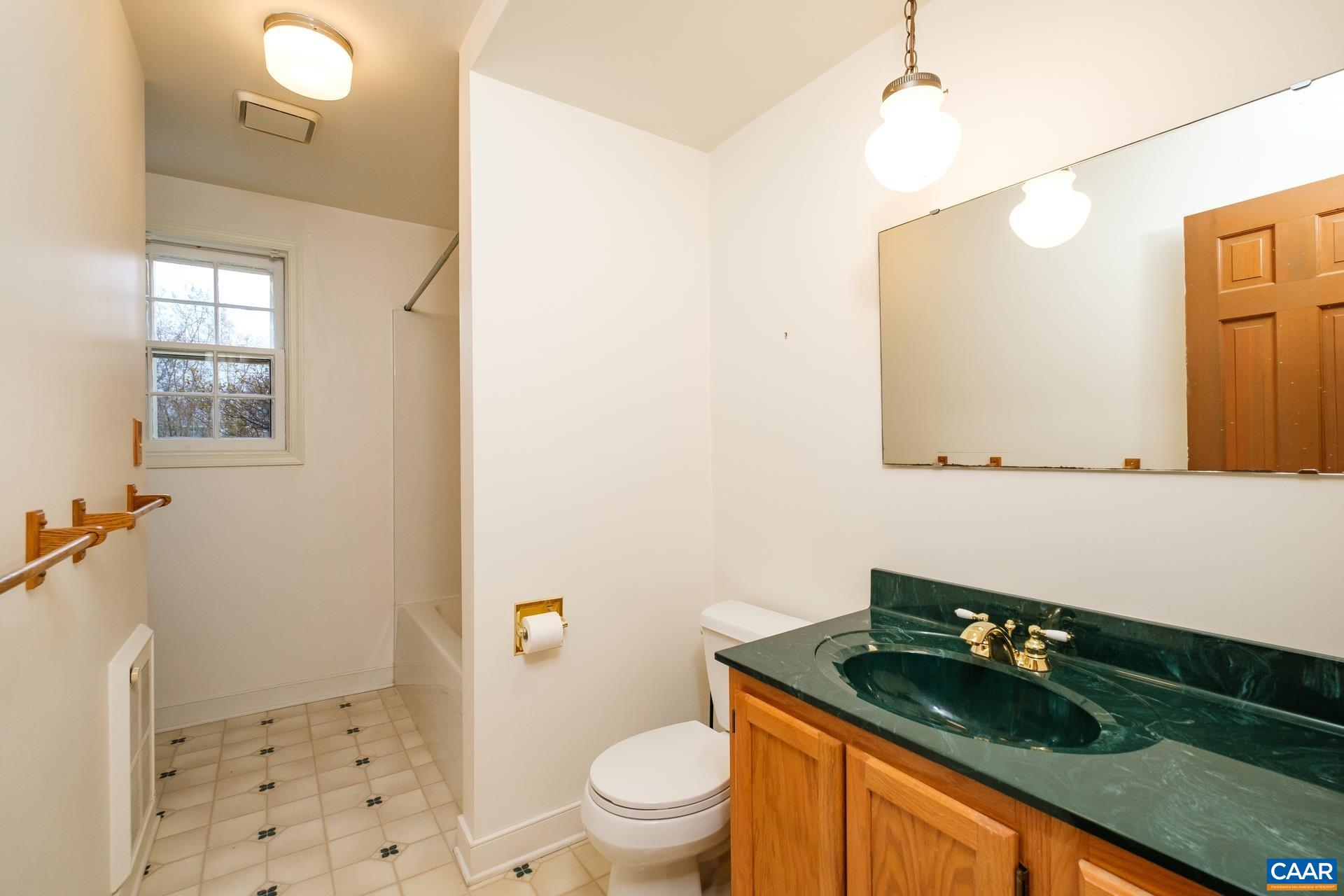1309 CARTER LN